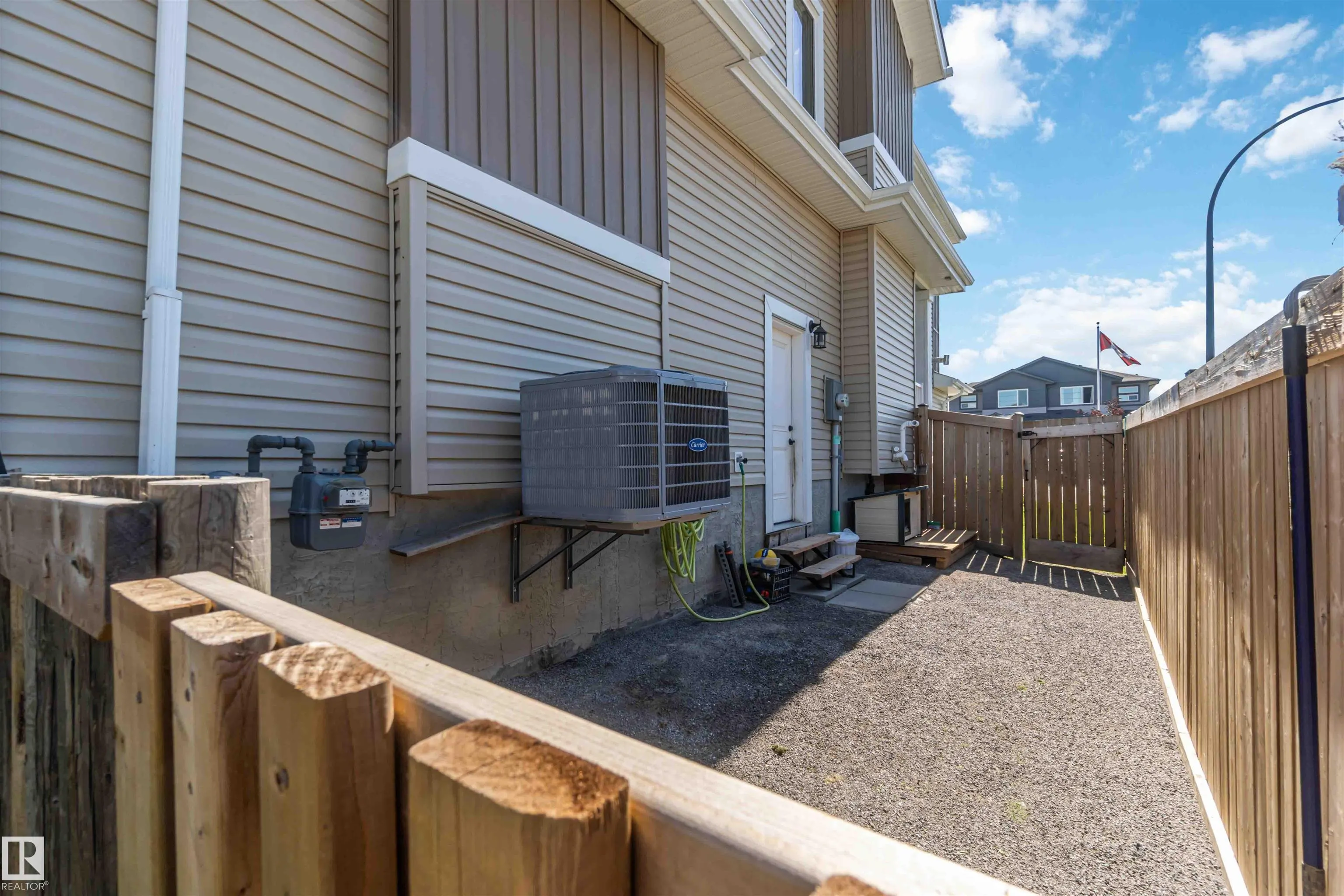 70 SPRINGBROOK Wynd