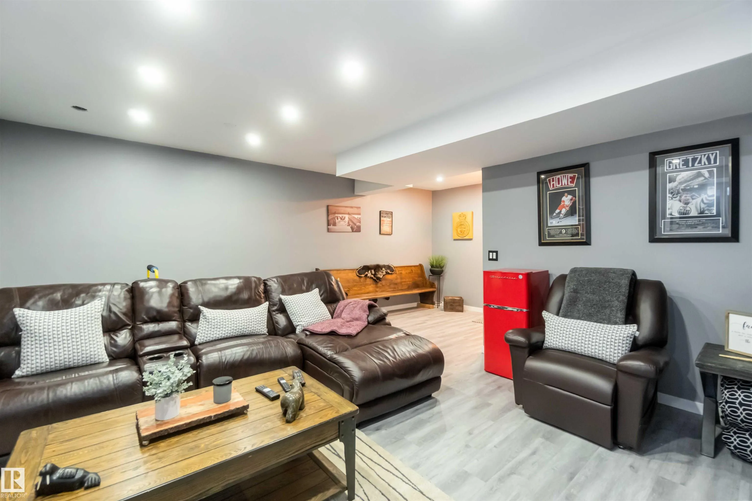 70 SPRINGBROOK Wynd