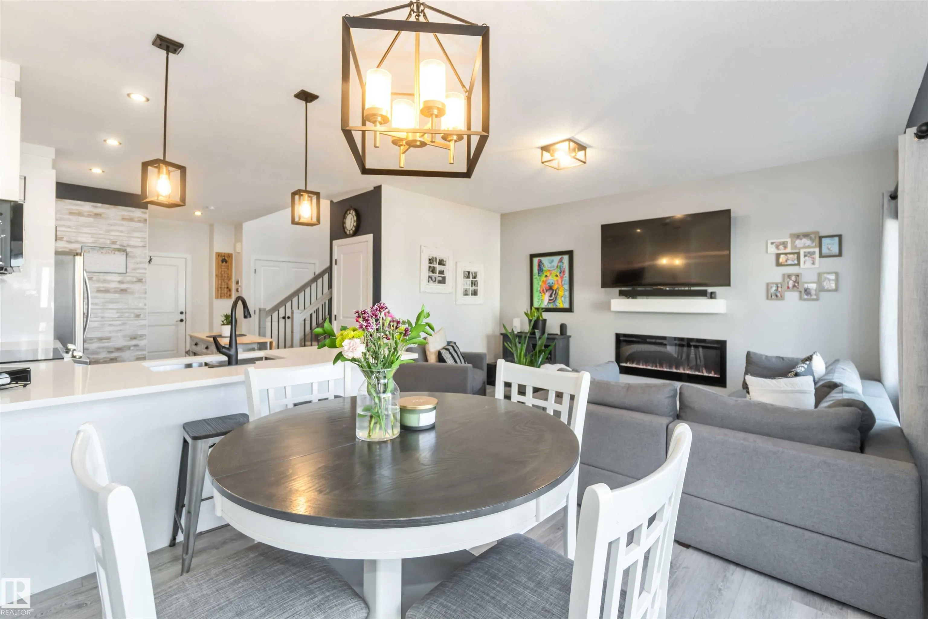 70 SPRINGBROOK Wynd