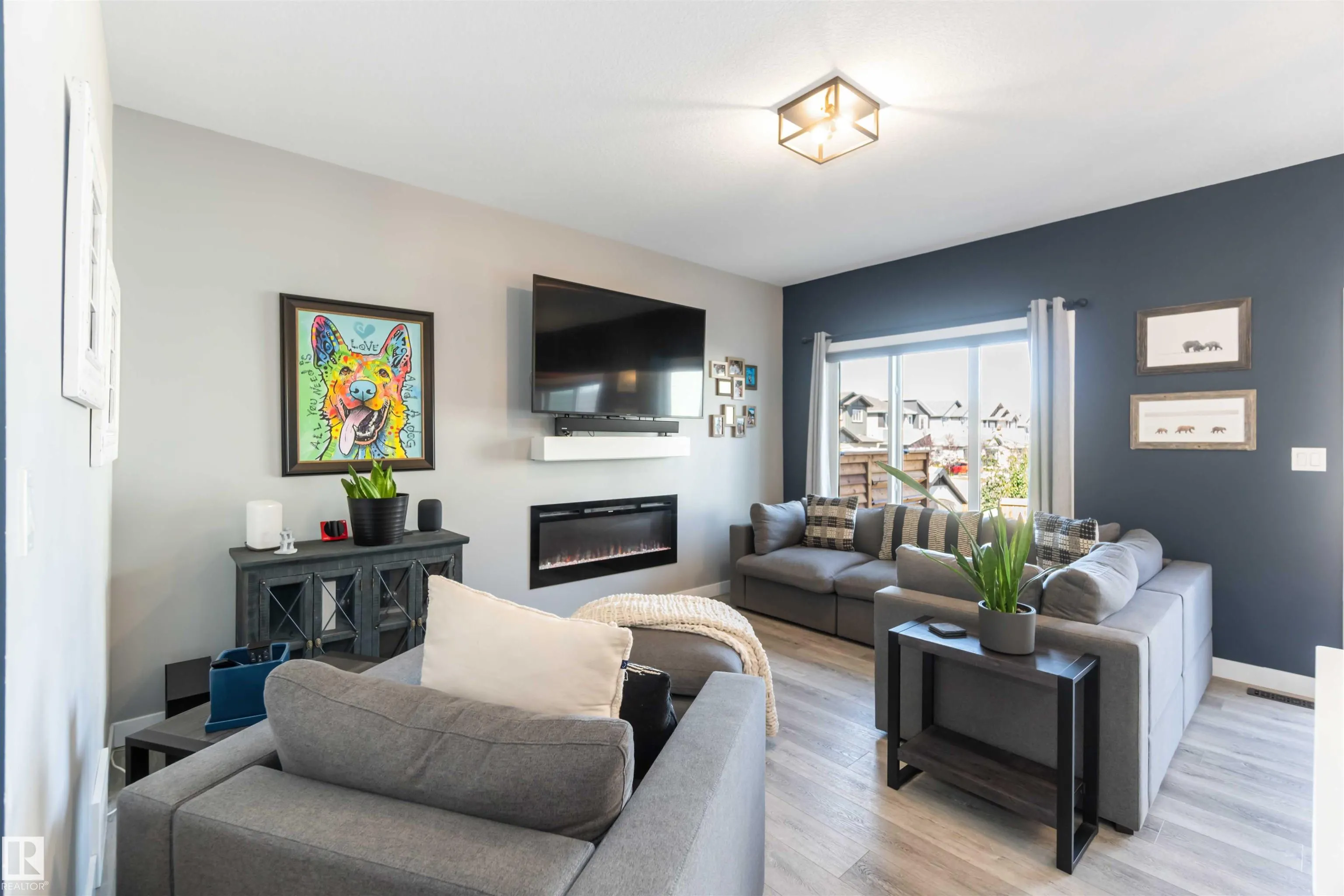 70 SPRINGBROOK Wynd