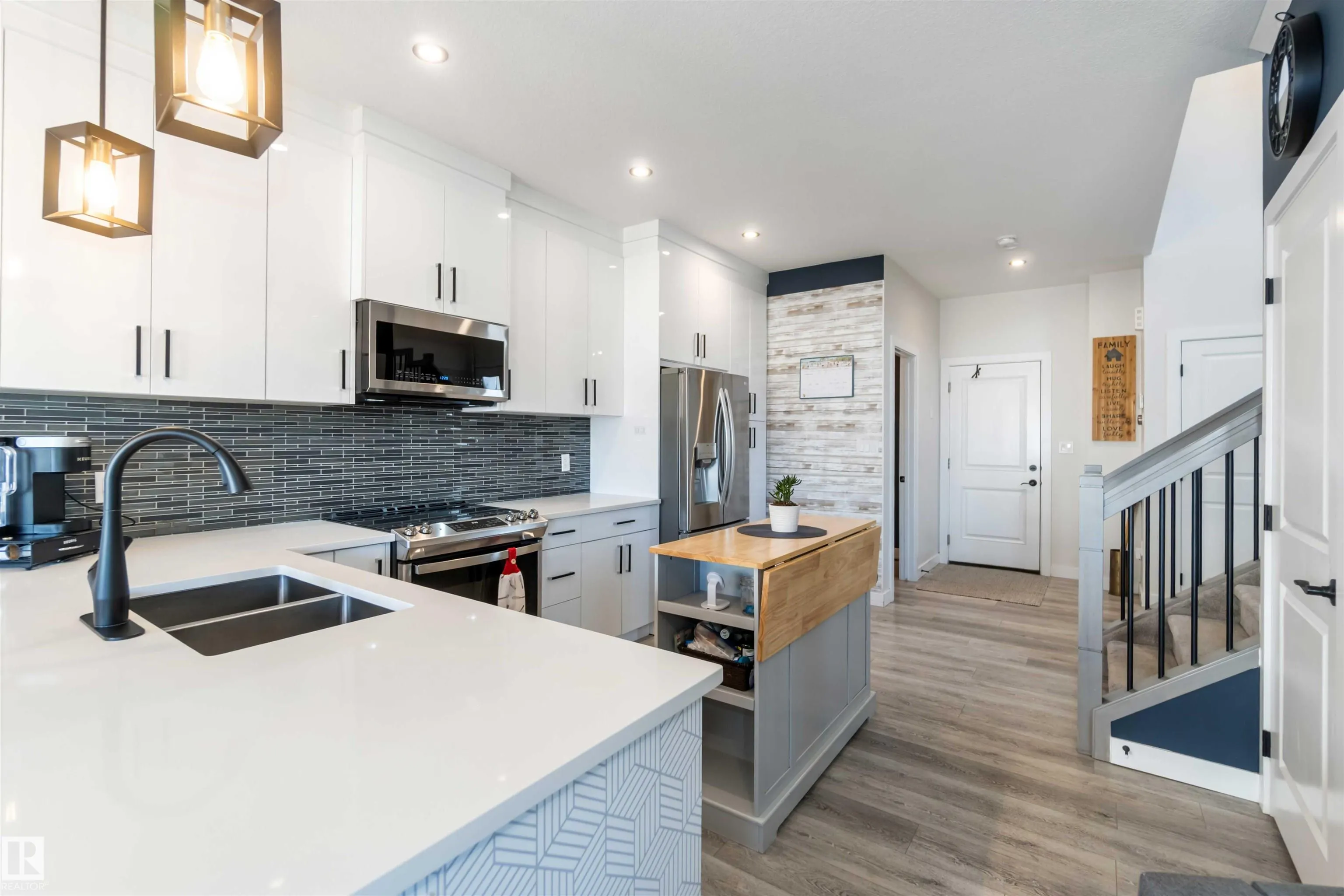 70 SPRINGBROOK Wynd