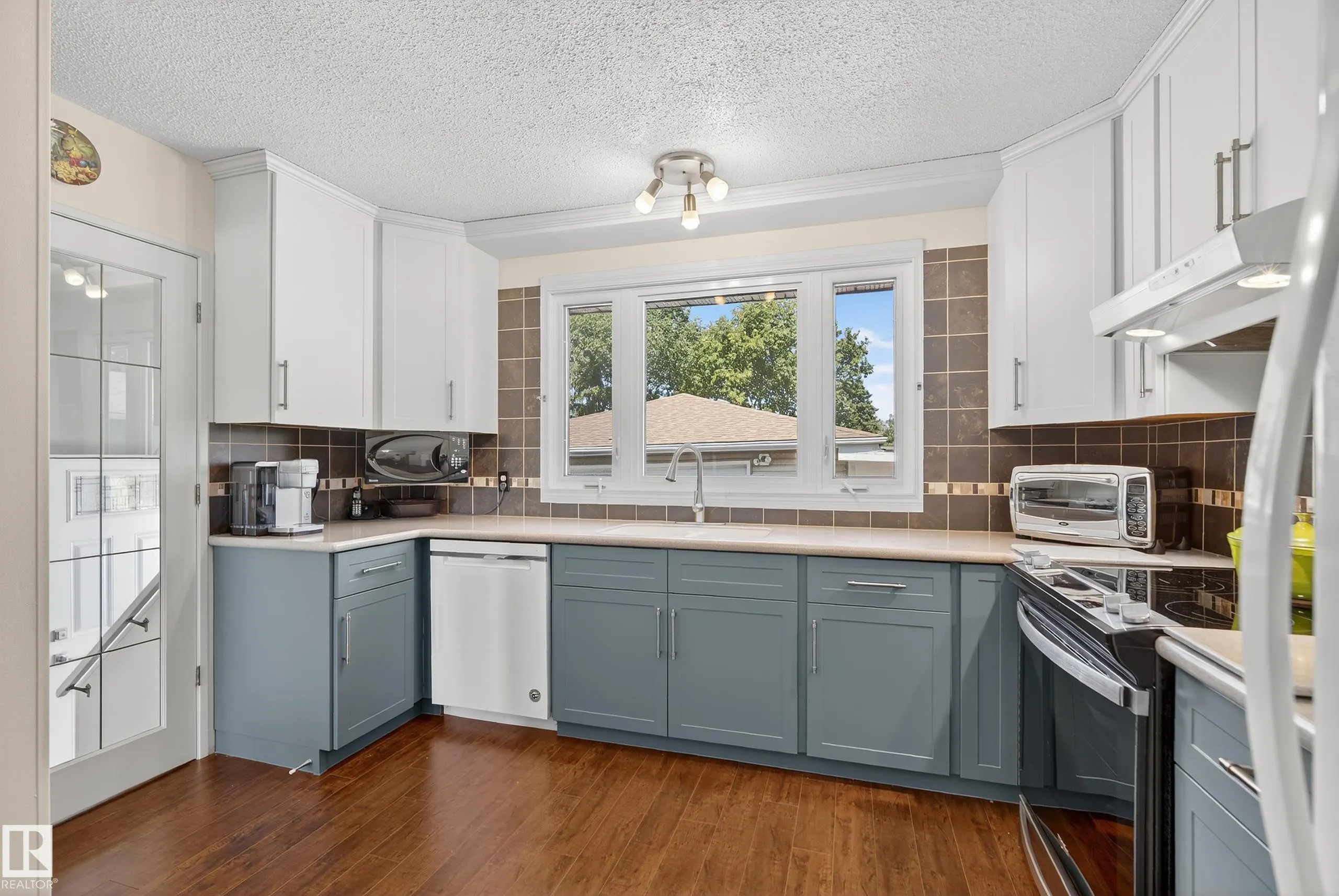 8 GRAVENHURST Crescent