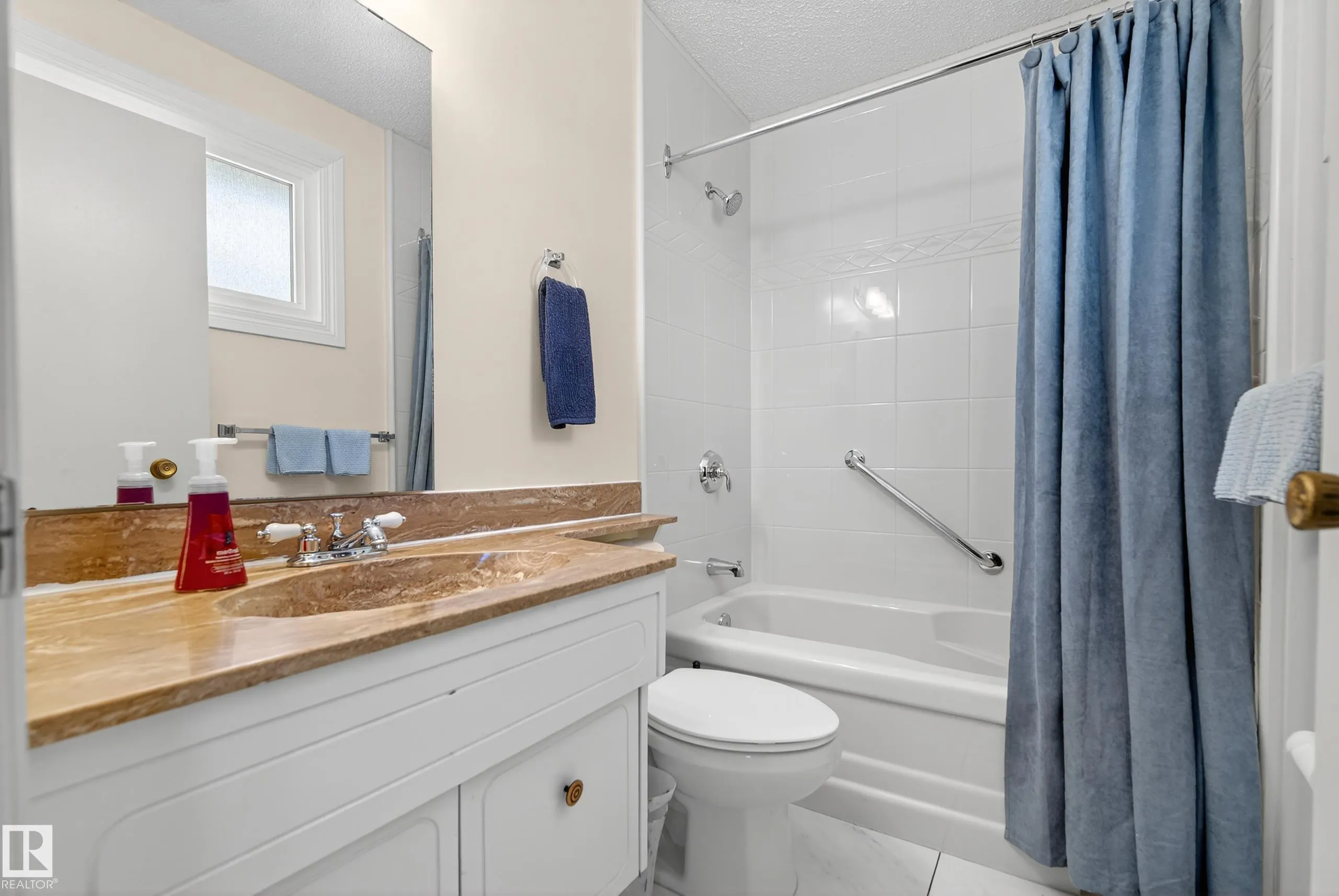 8 GRAVENHURST Crescent