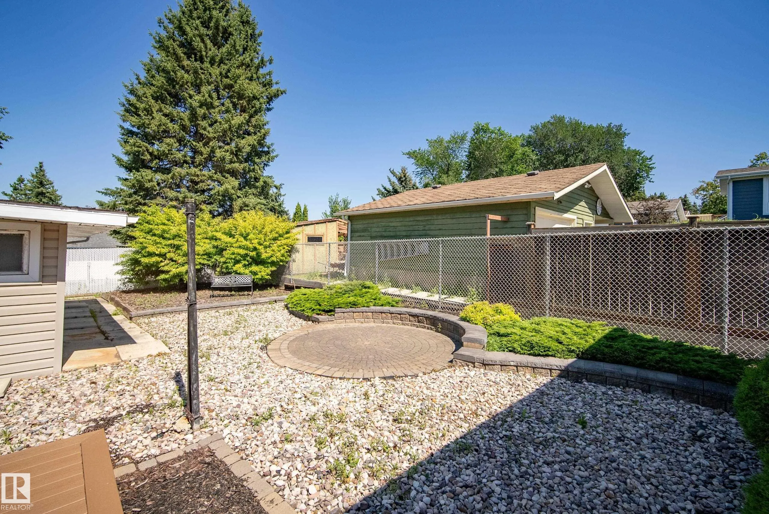 8 GRAVENHURST Crescent