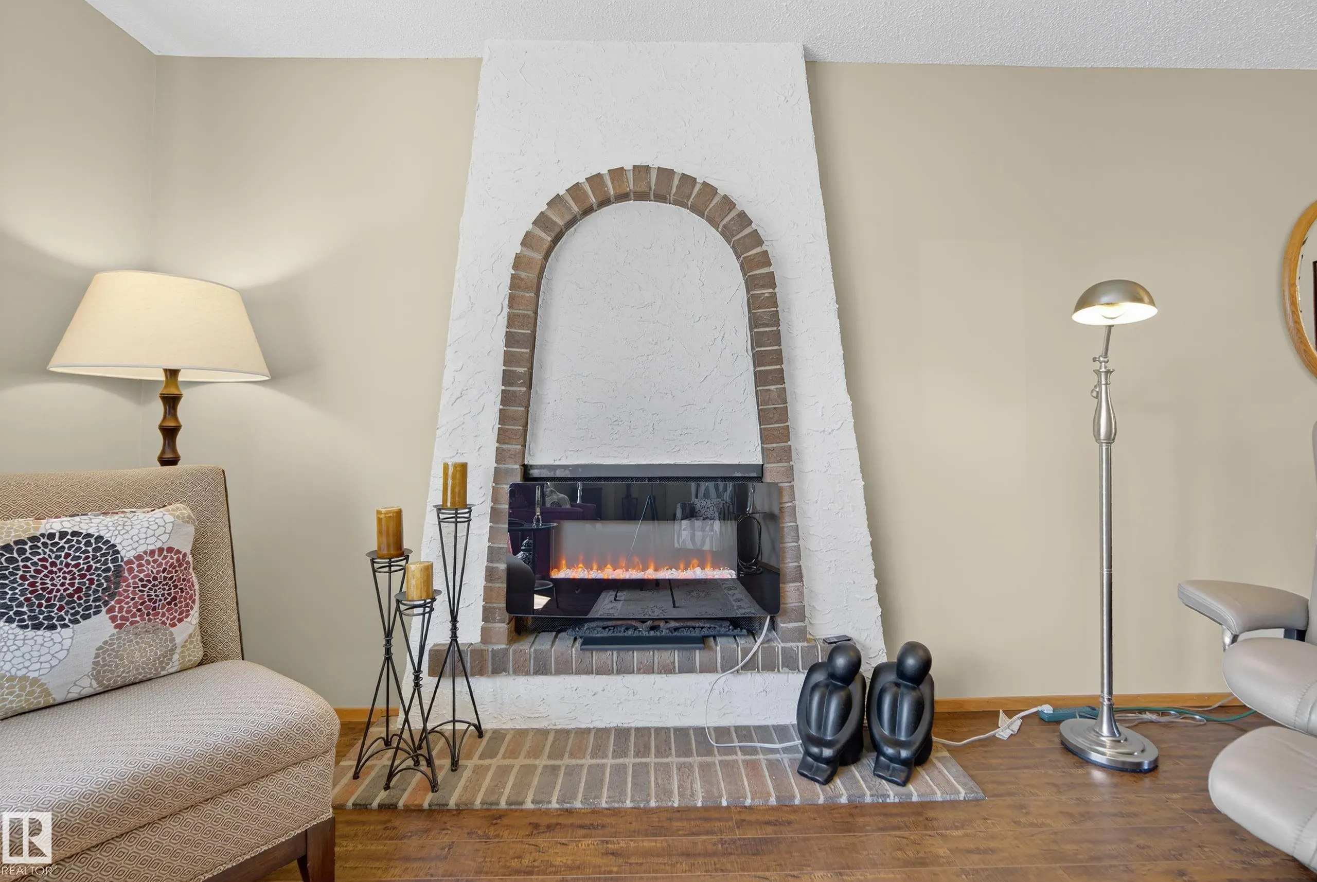 8 GRAVENHURST Crescent