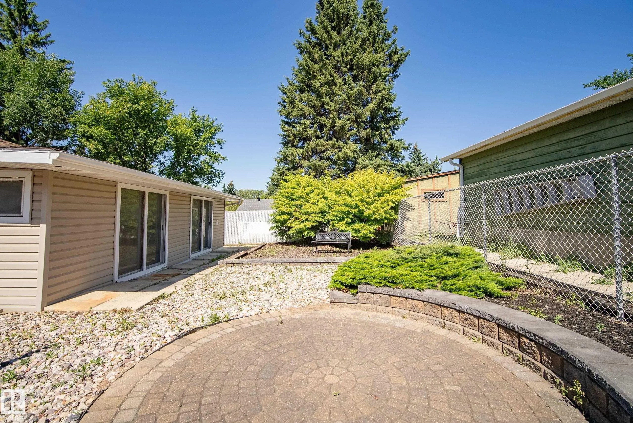 8 GRAVENHURST Crescent