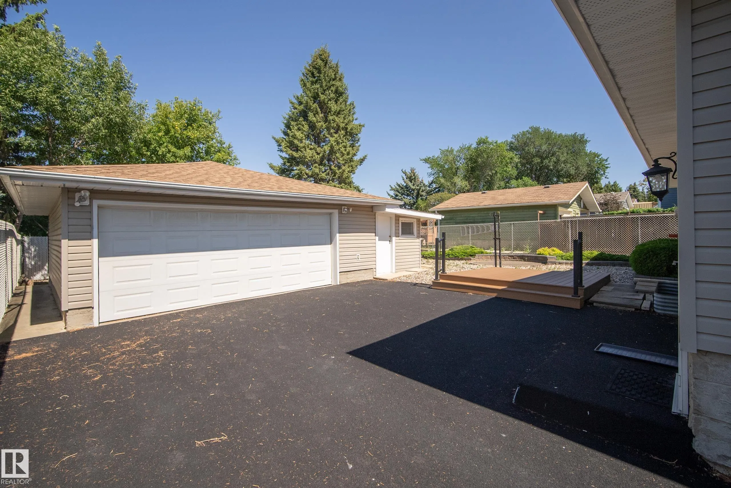 8 GRAVENHURST Crescent