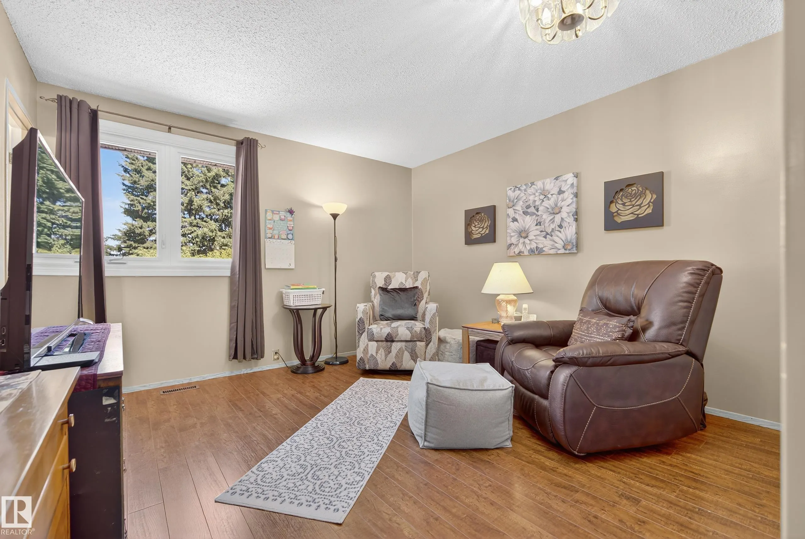 8 GRAVENHURST Crescent