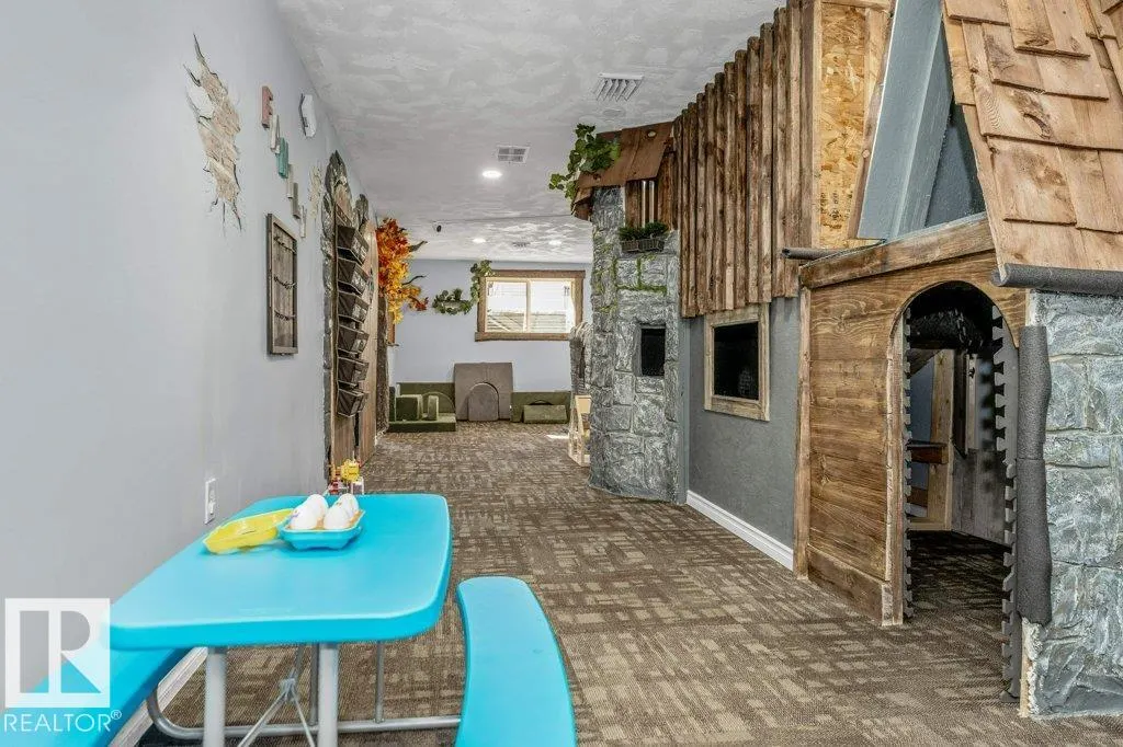 407 WATT Boulevard