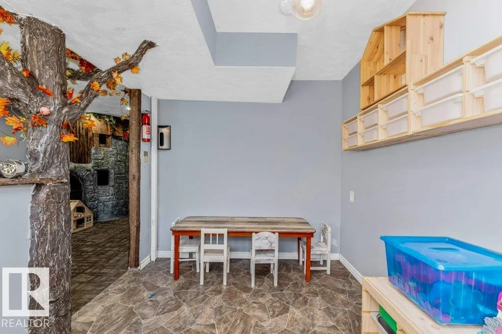 407 WATT Boulevard