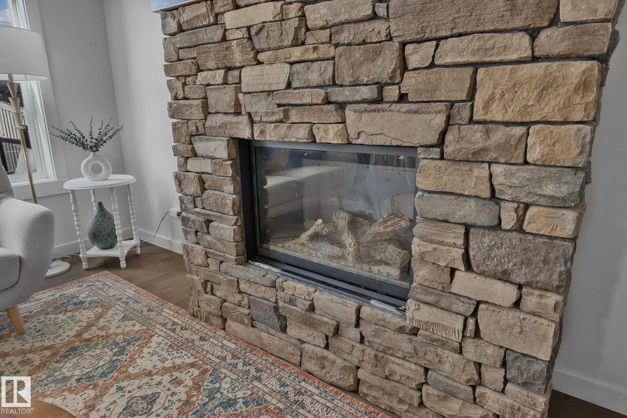 3936 CLAXTON Loop