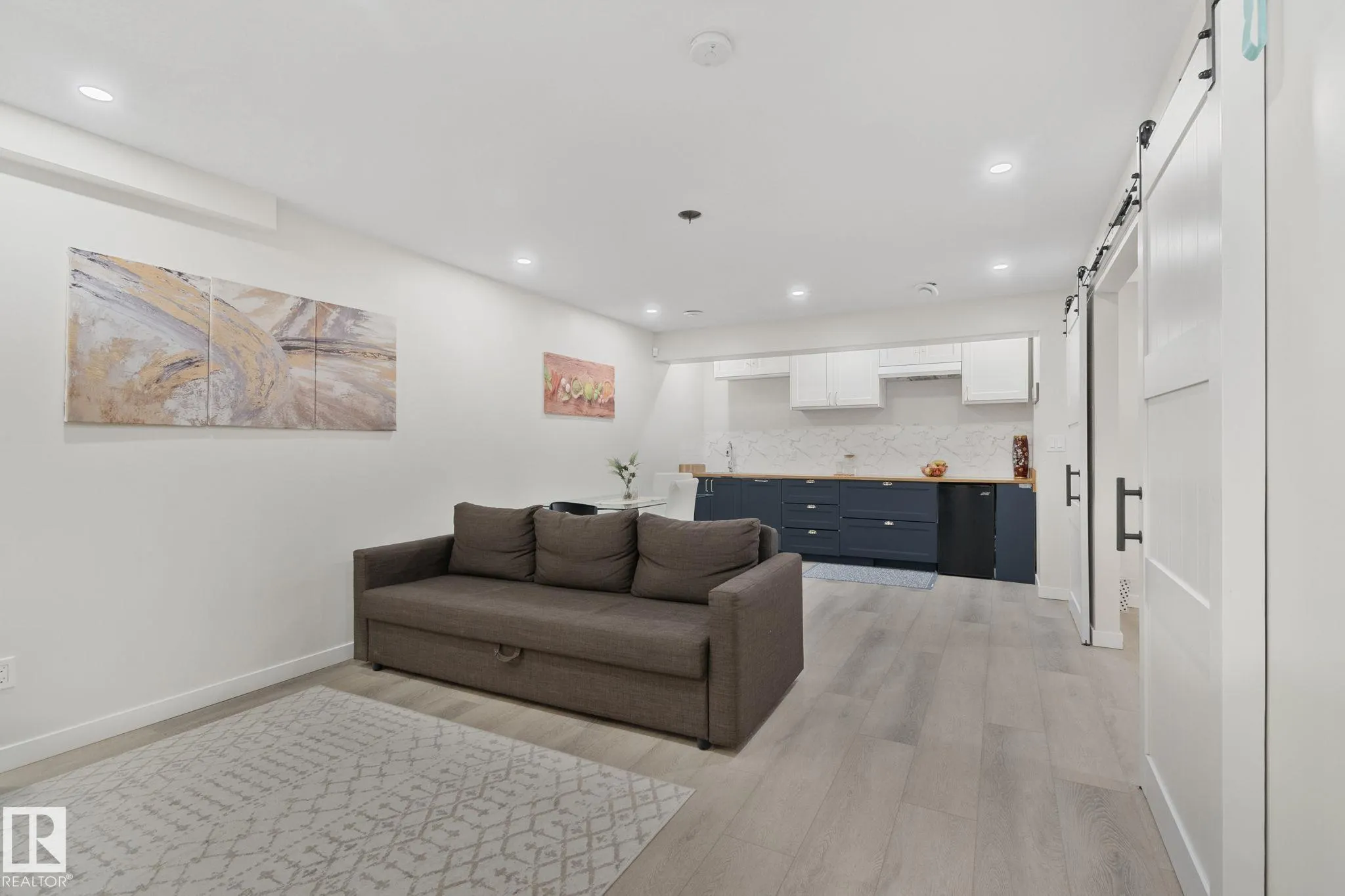 3936 CLAXTON Loop