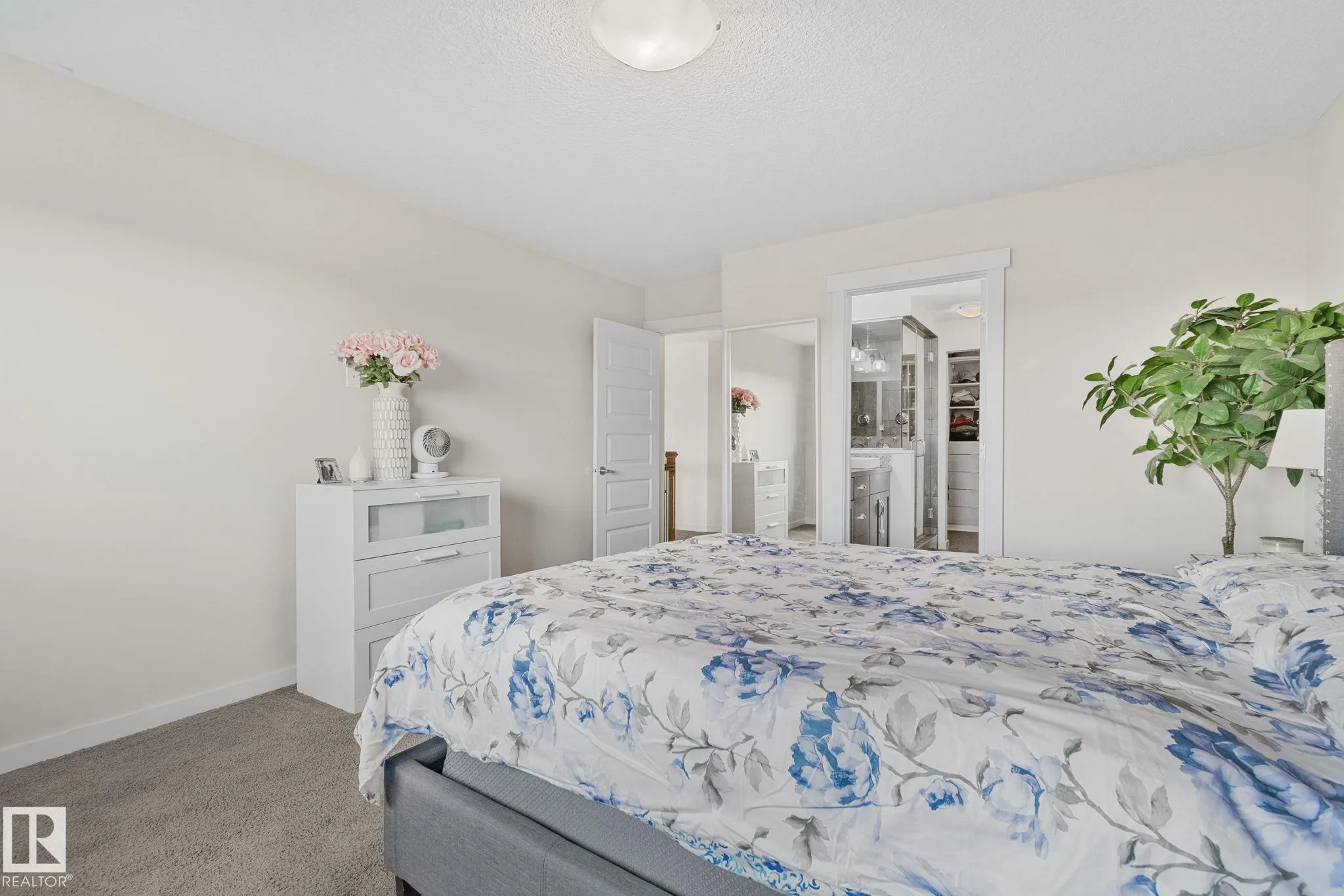 3936 CLAXTON Loop