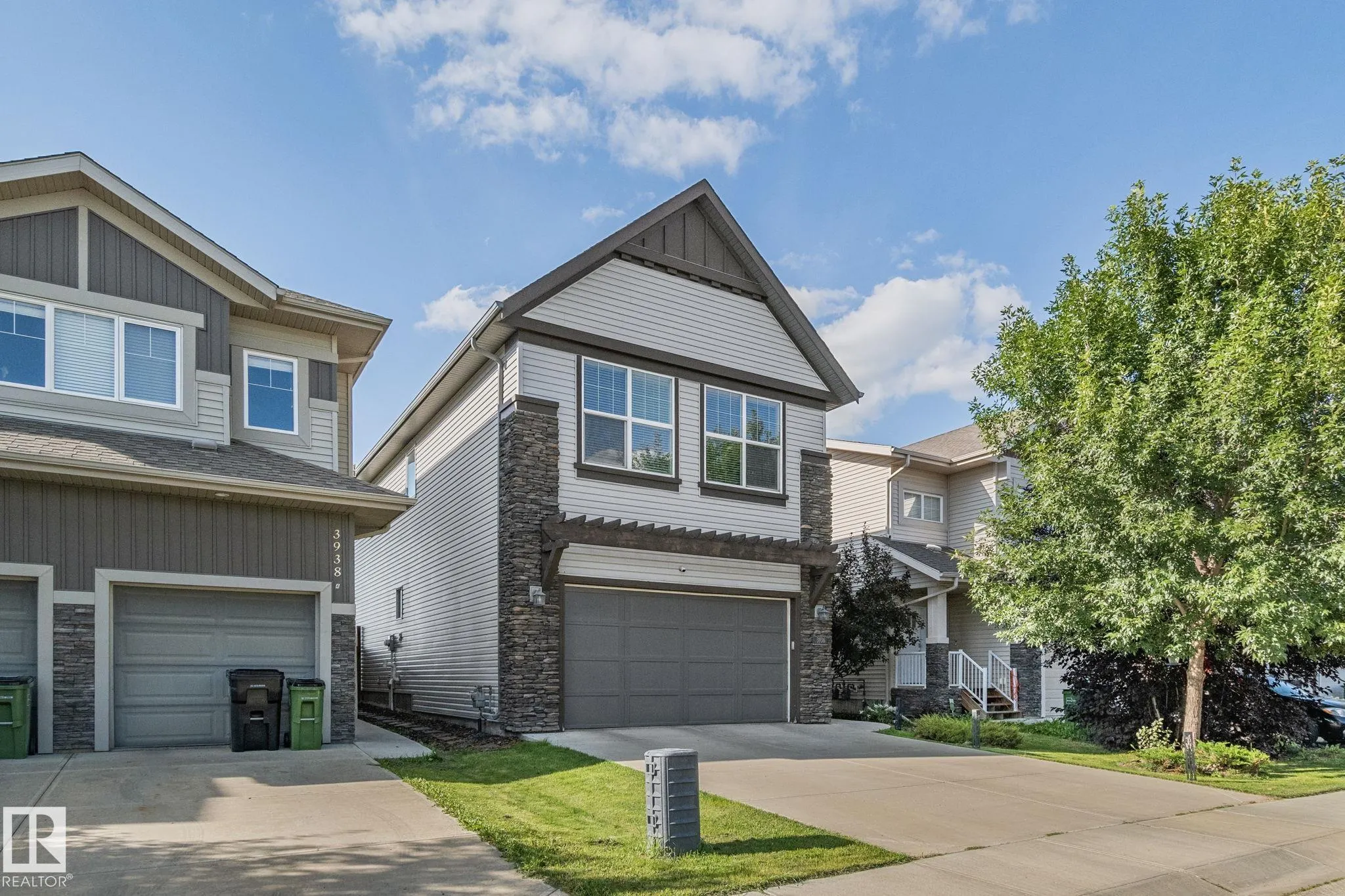 3936 CLAXTON Loop