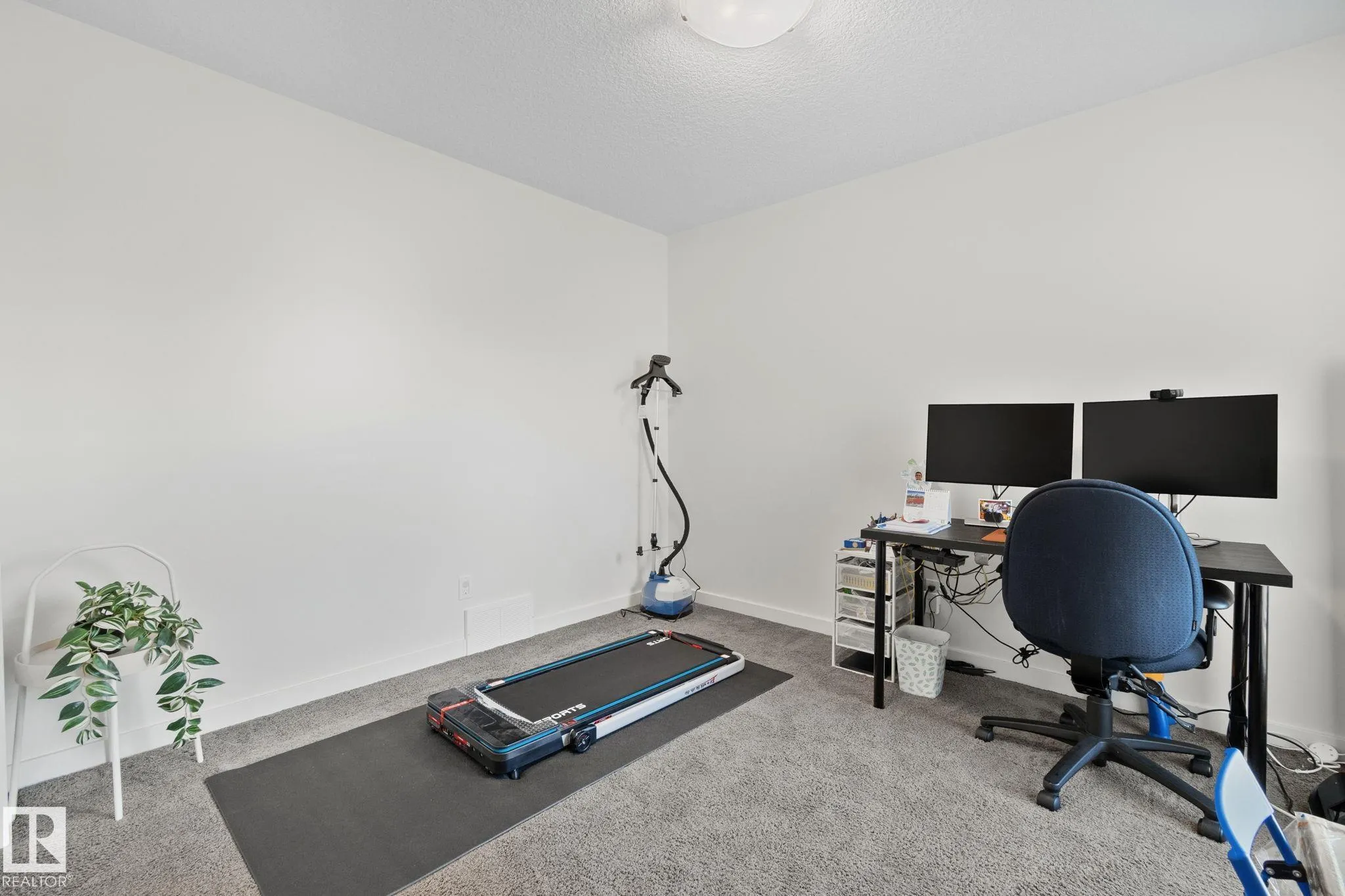 3936 CLAXTON Loop