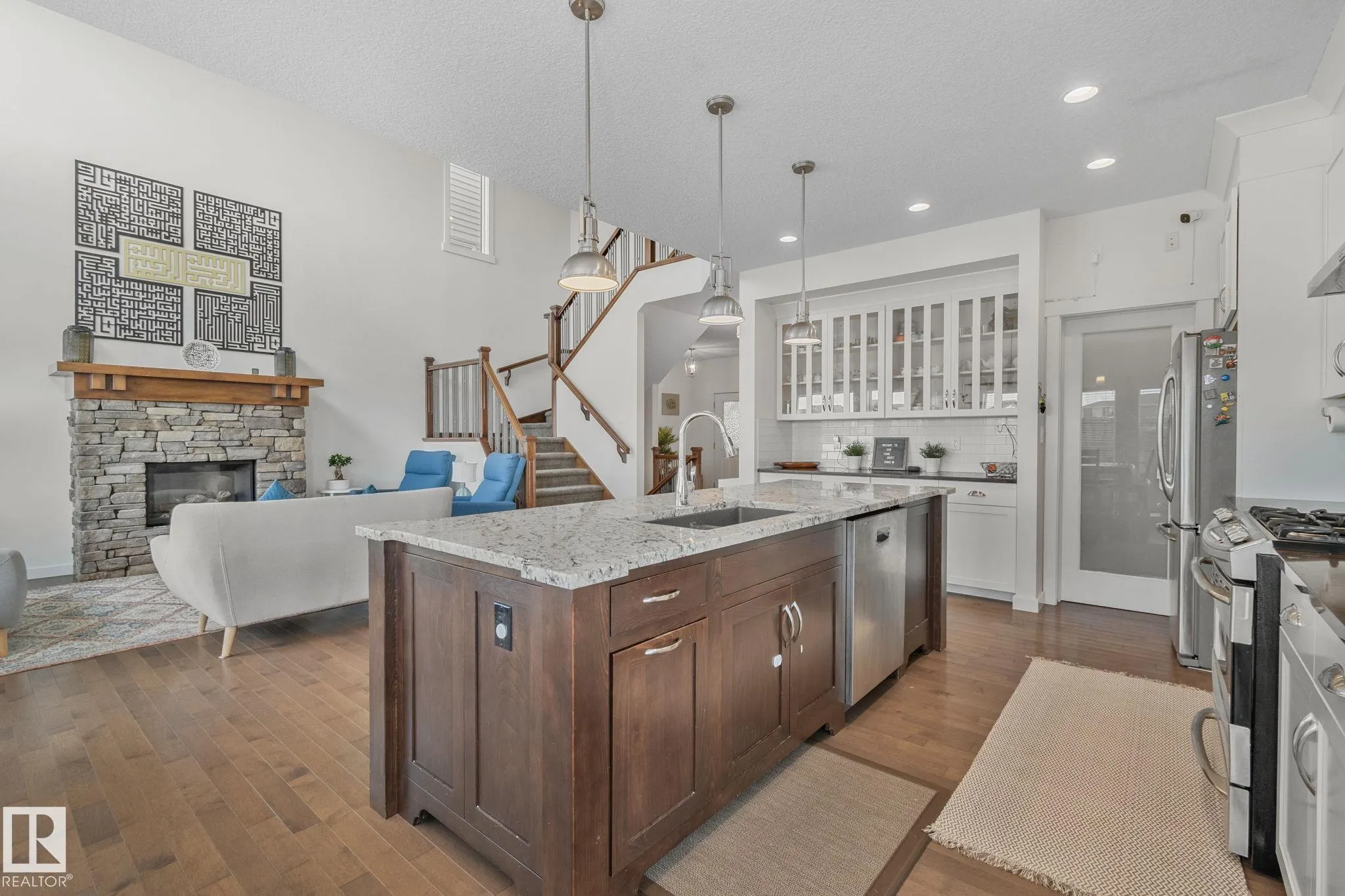 3936 CLAXTON Loop