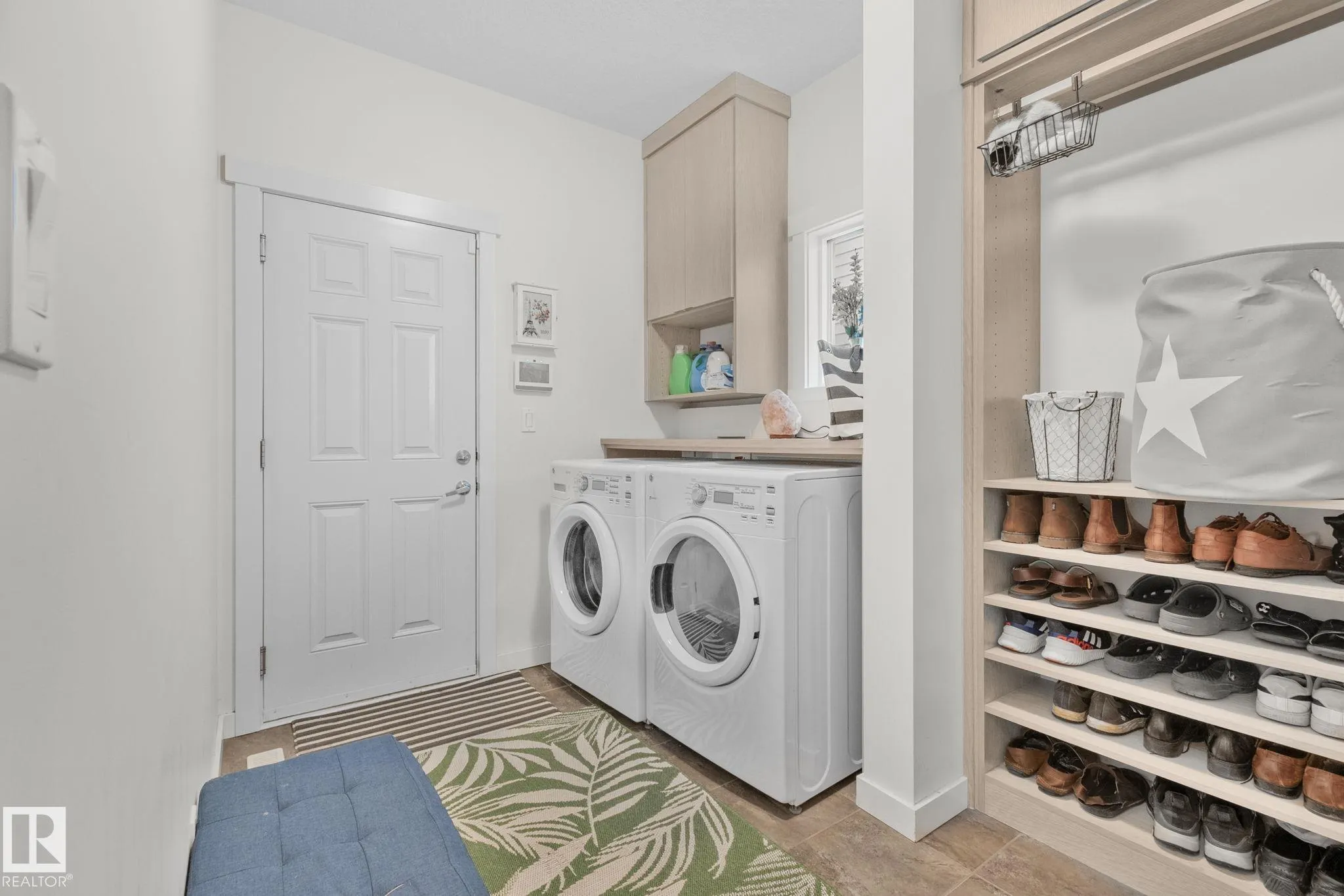 3936 CLAXTON Loop