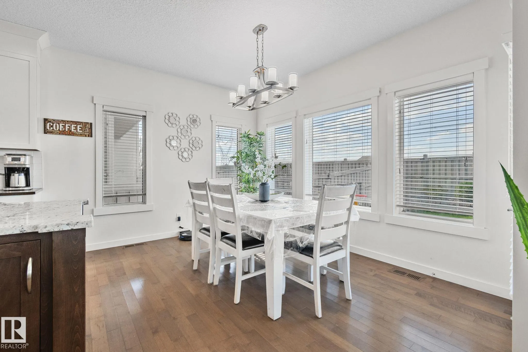 3936 CLAXTON Loop