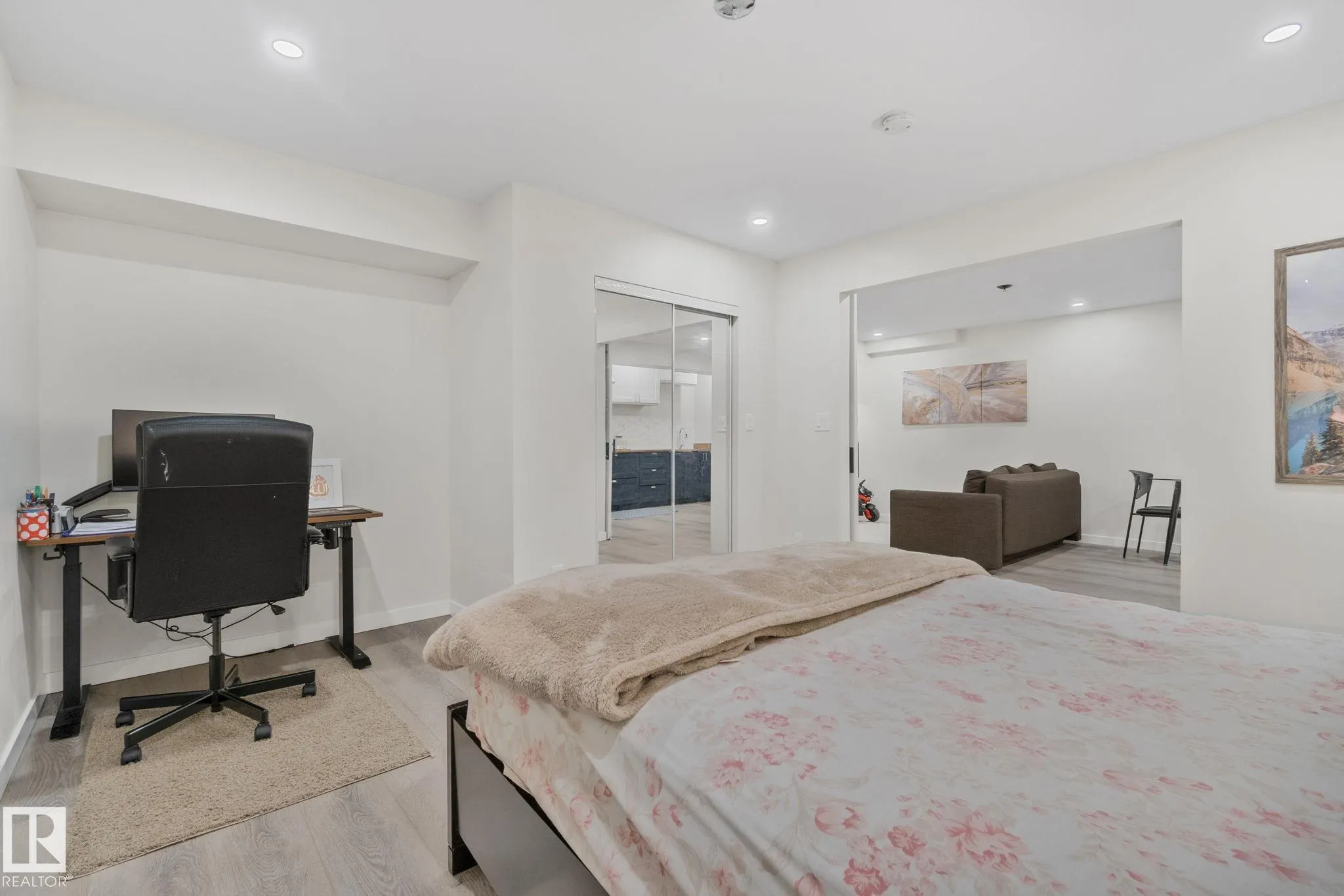 3936 CLAXTON Loop