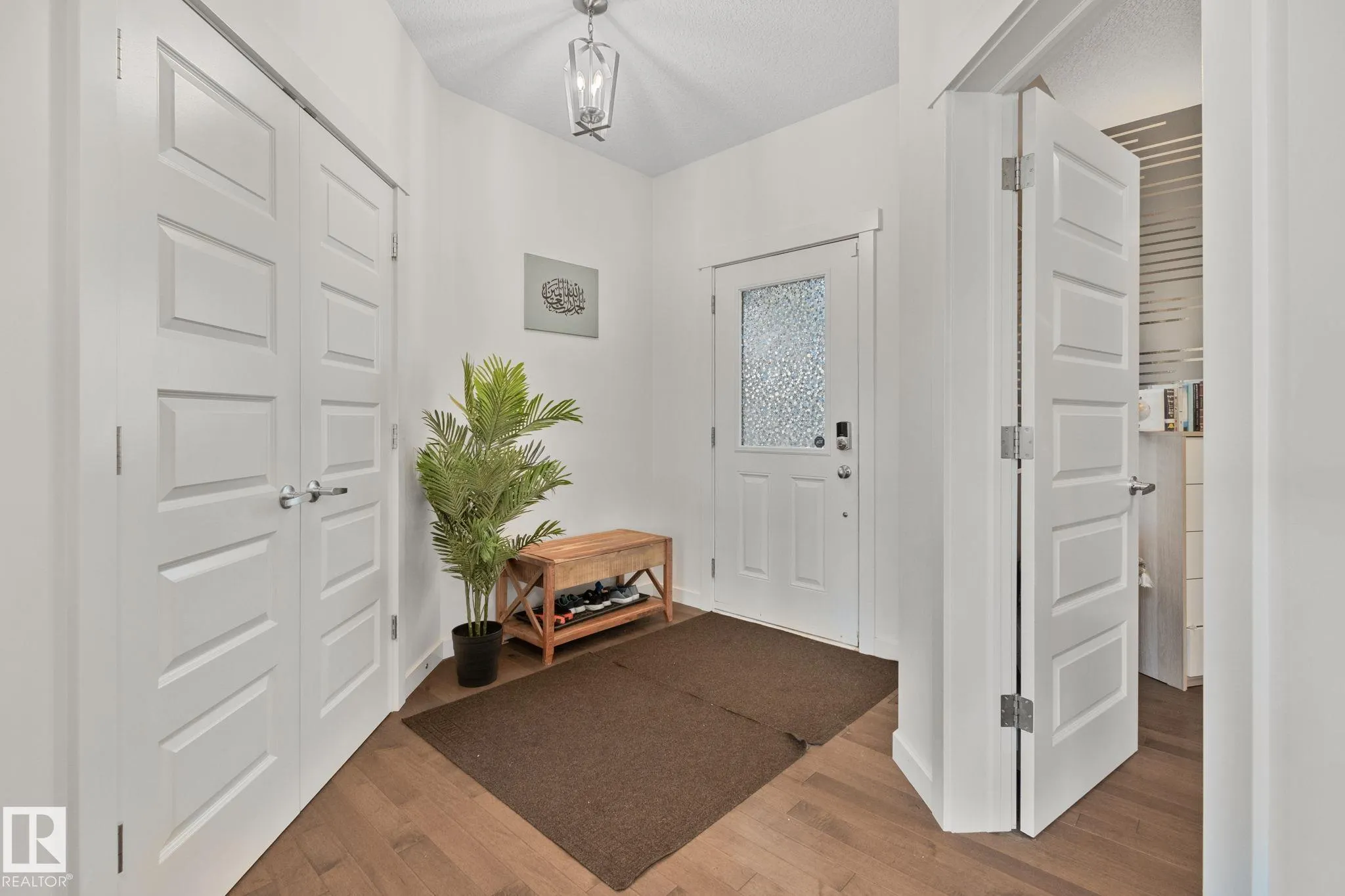 3936 CLAXTON Loop