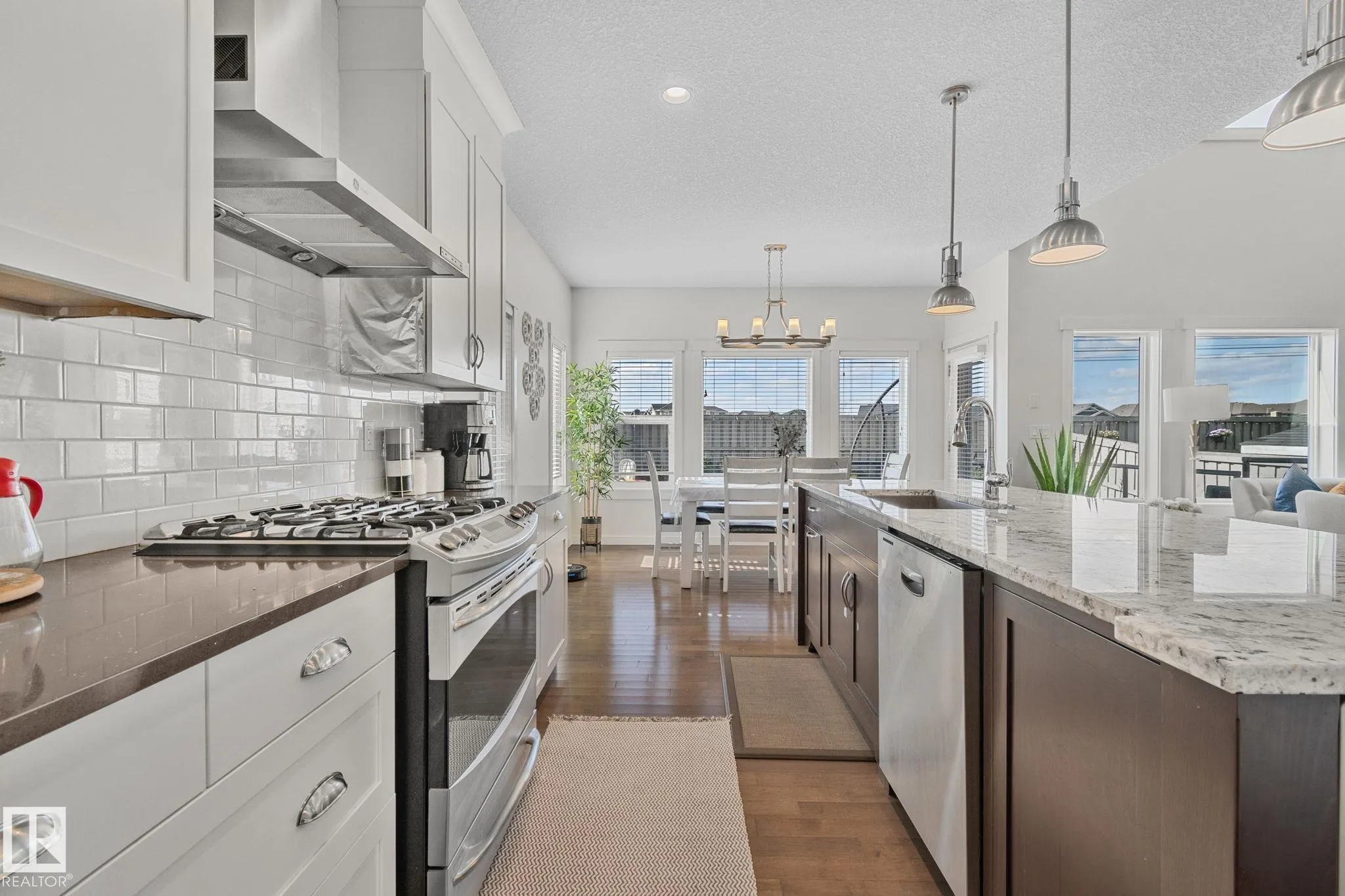 3936 CLAXTON Loop