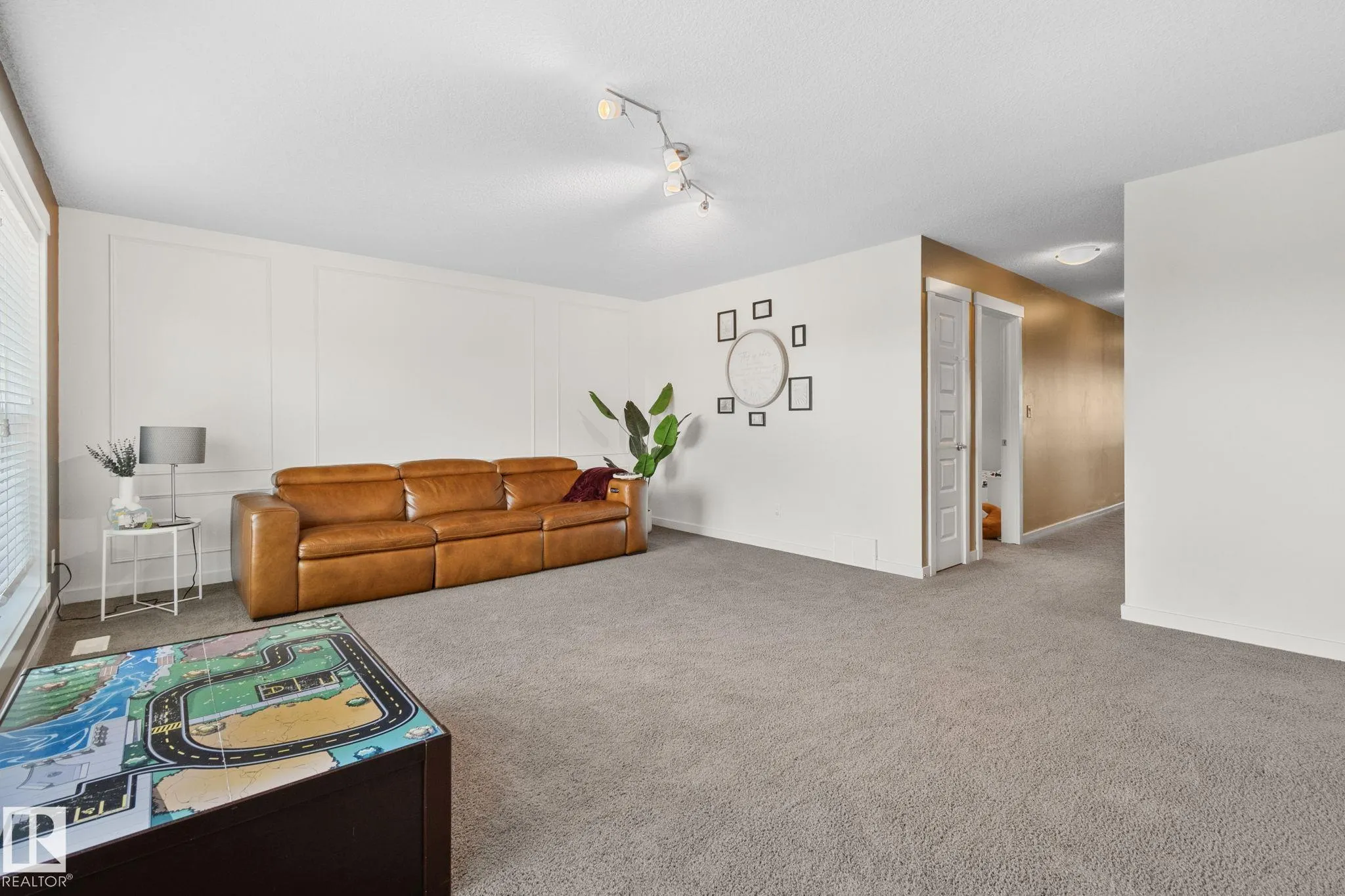 3936 CLAXTON Loop