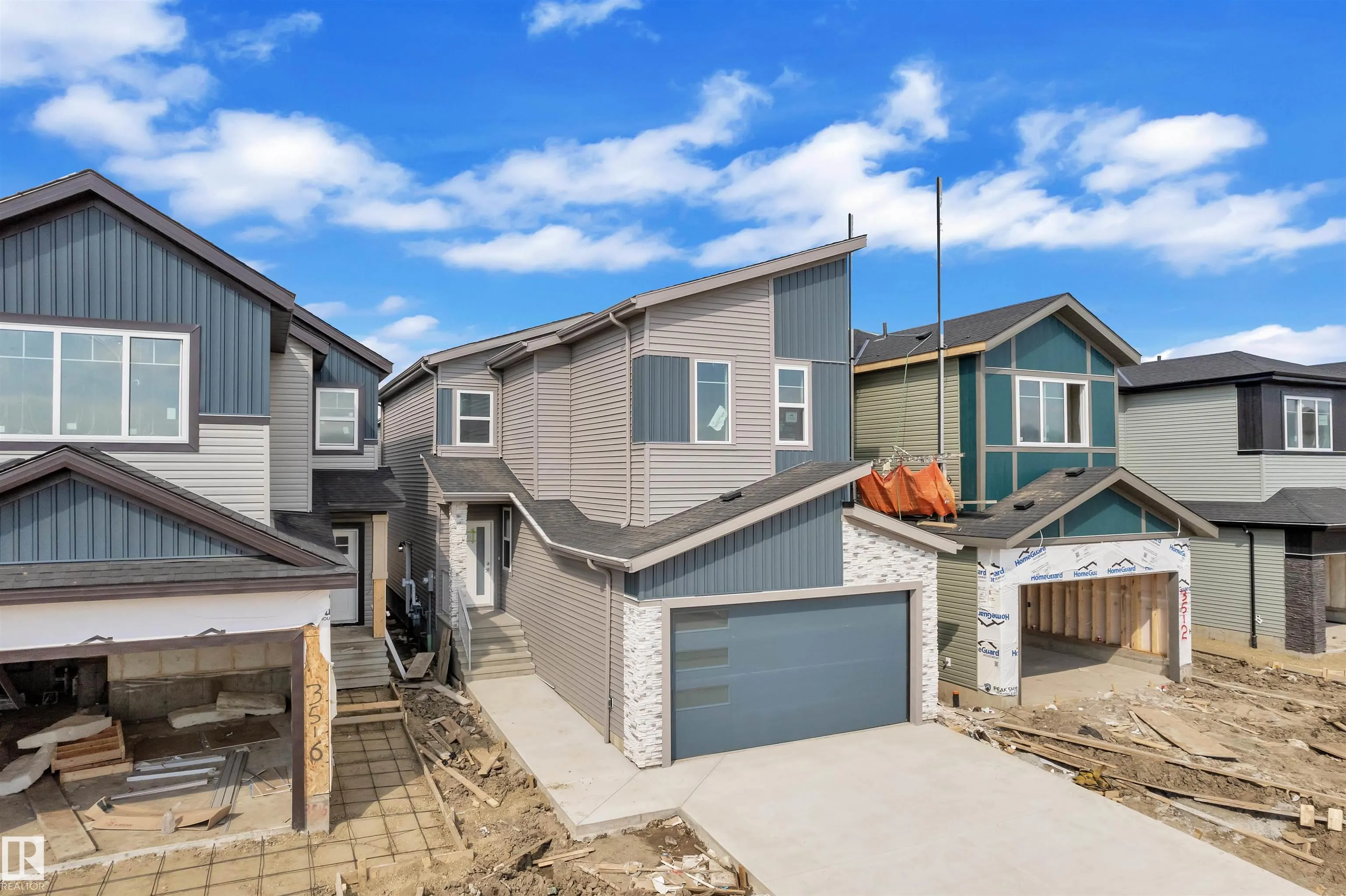 3514 41 Ave