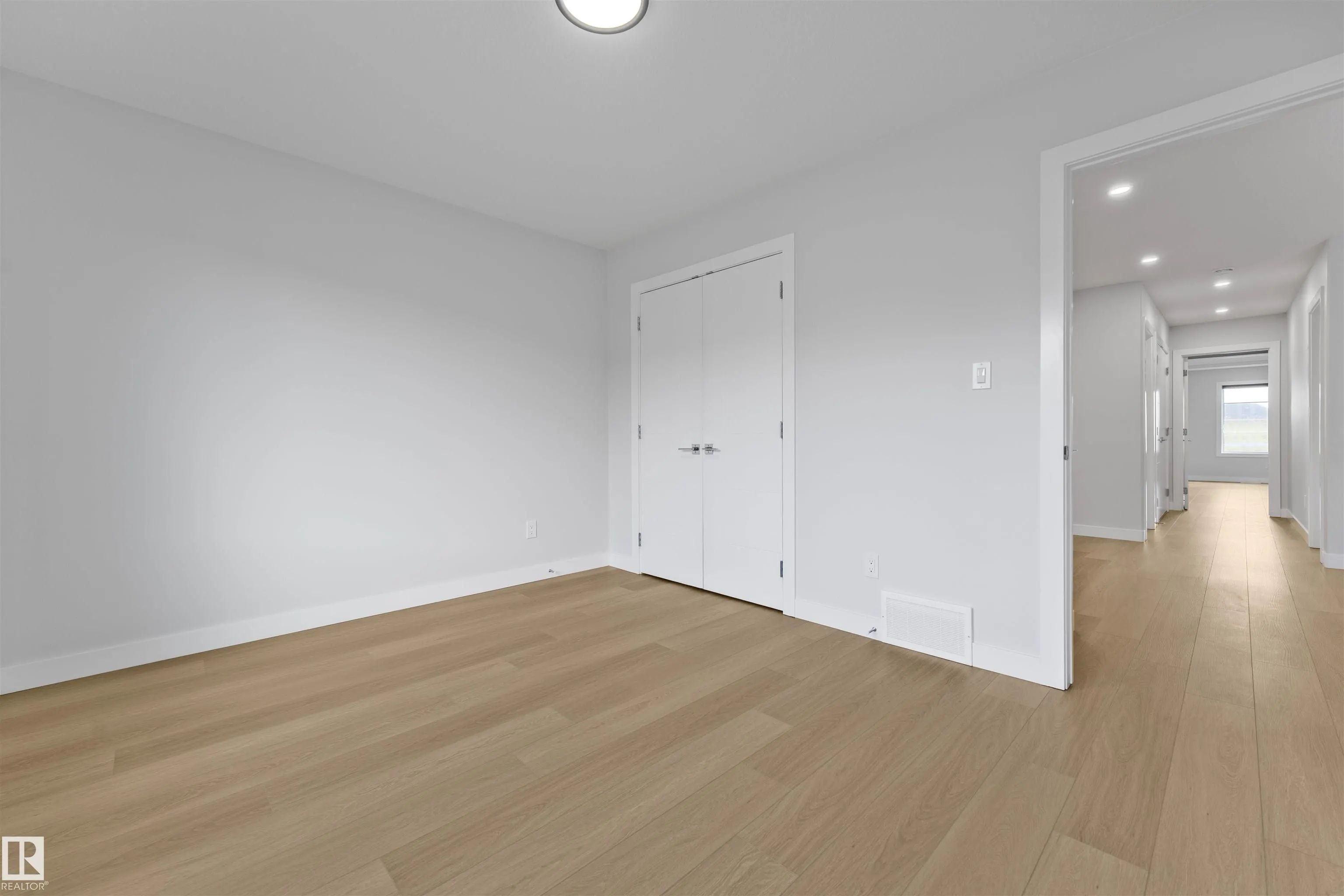 3514 41 Ave