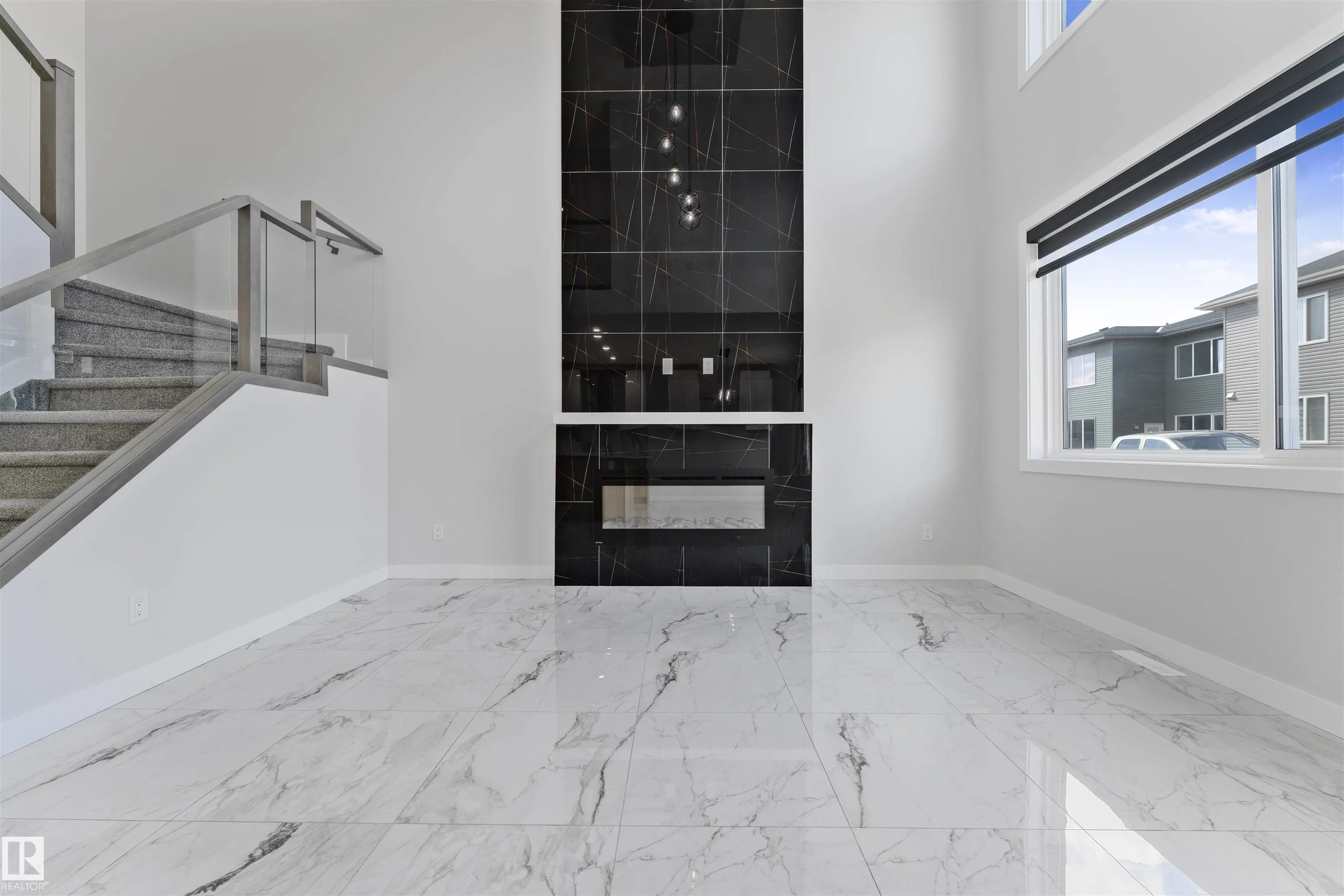 3514 41 Ave