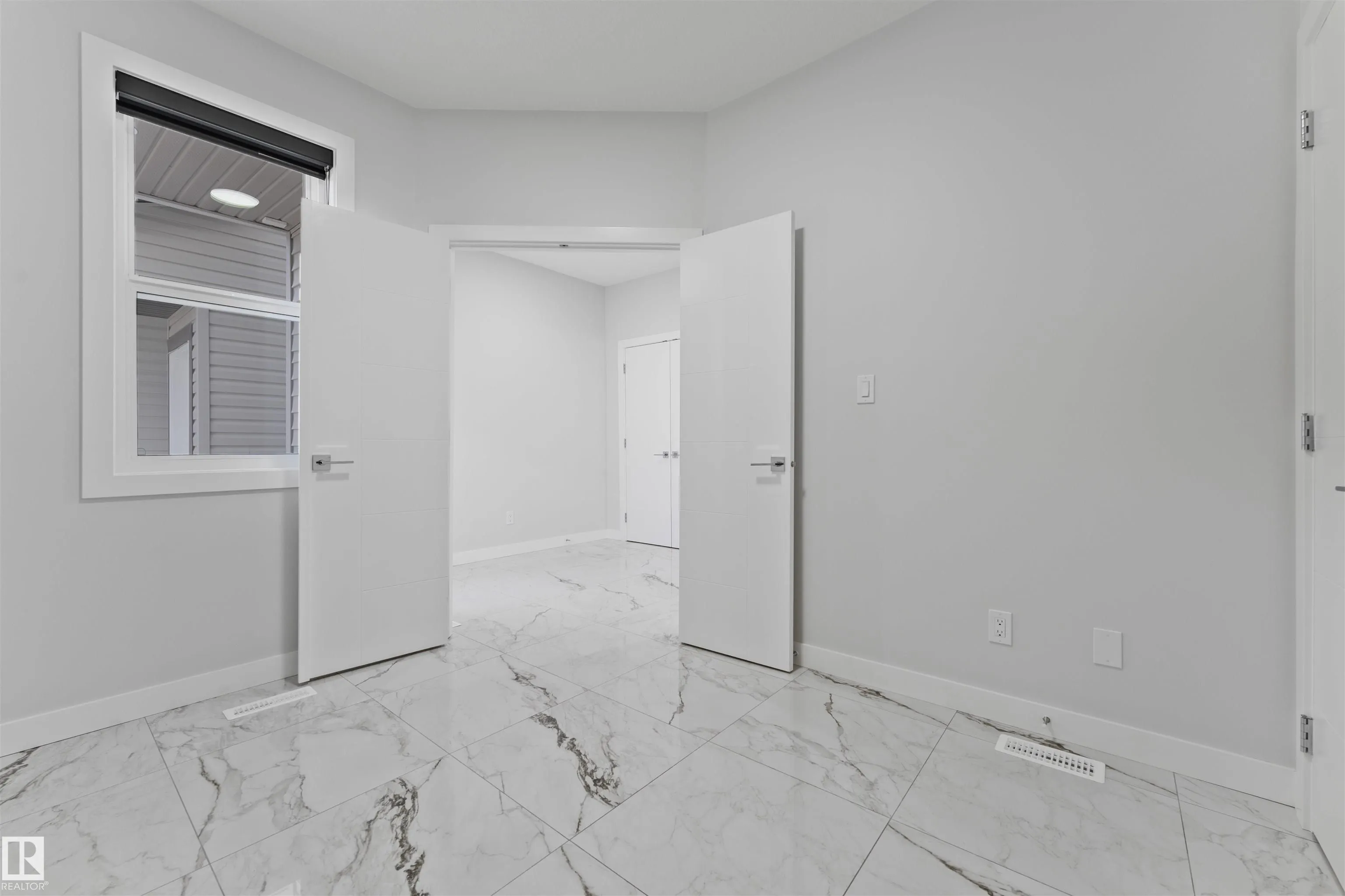 3514 41 Ave