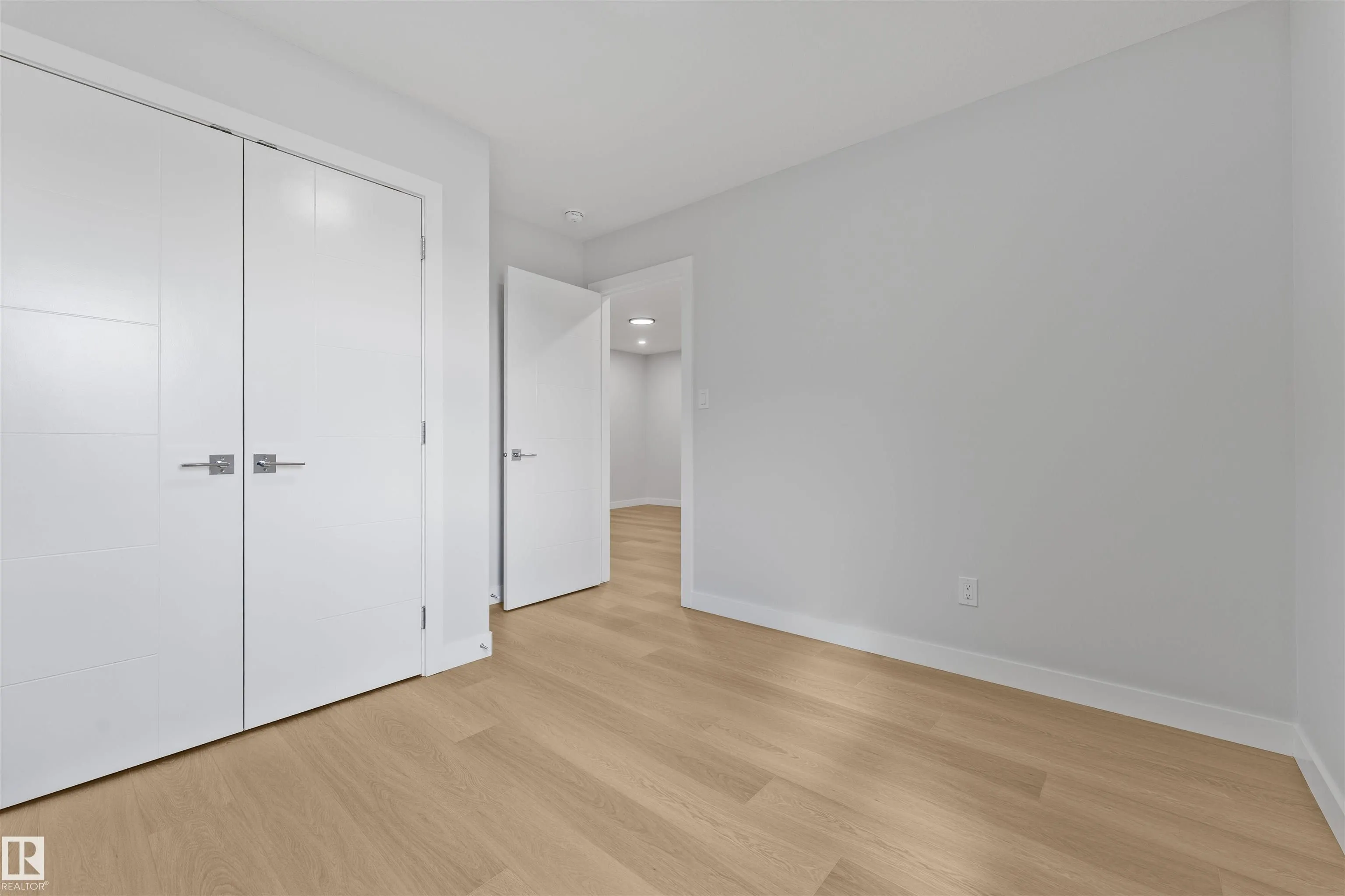 3514 41 Ave