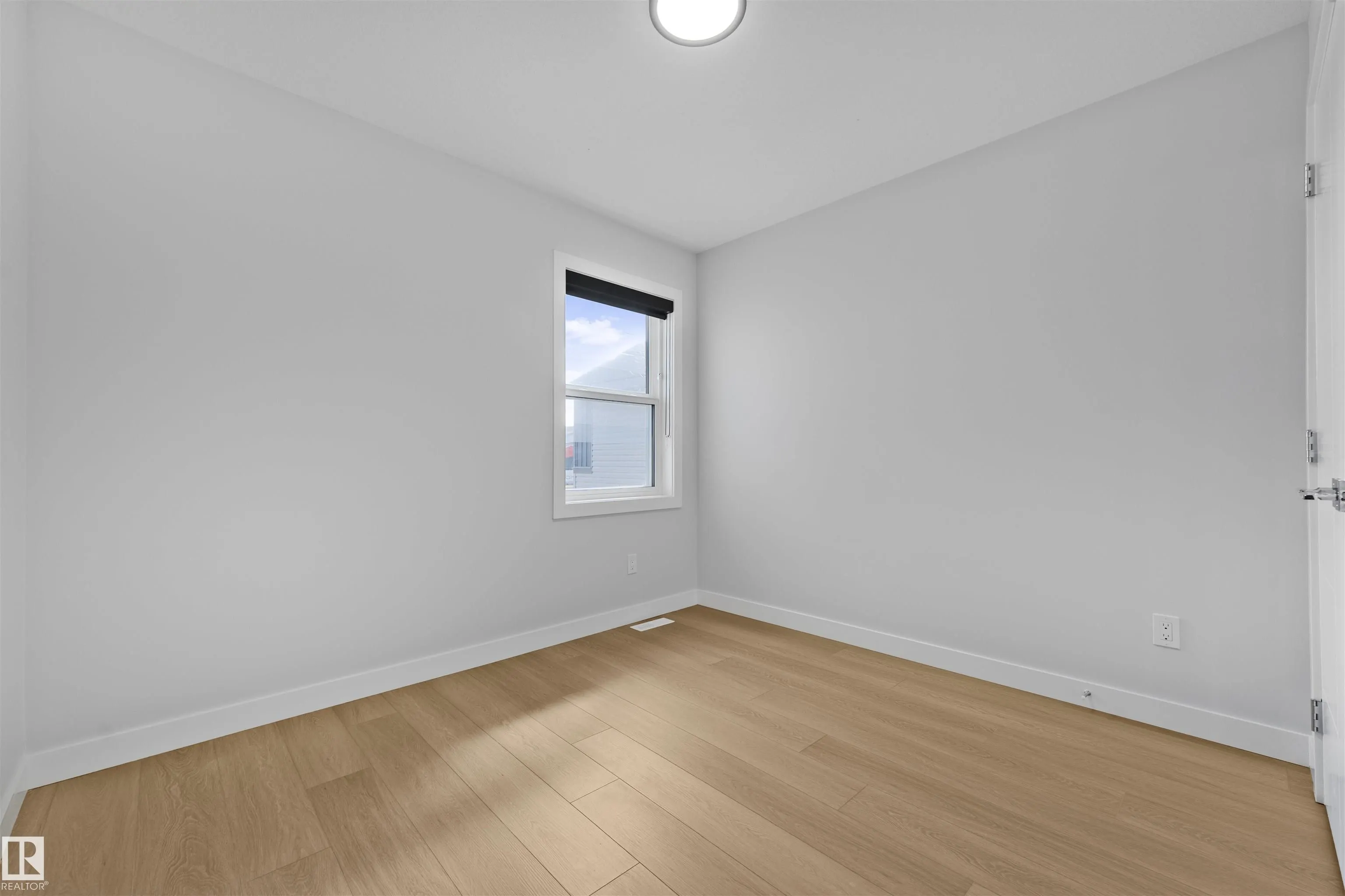 3514 41 Ave