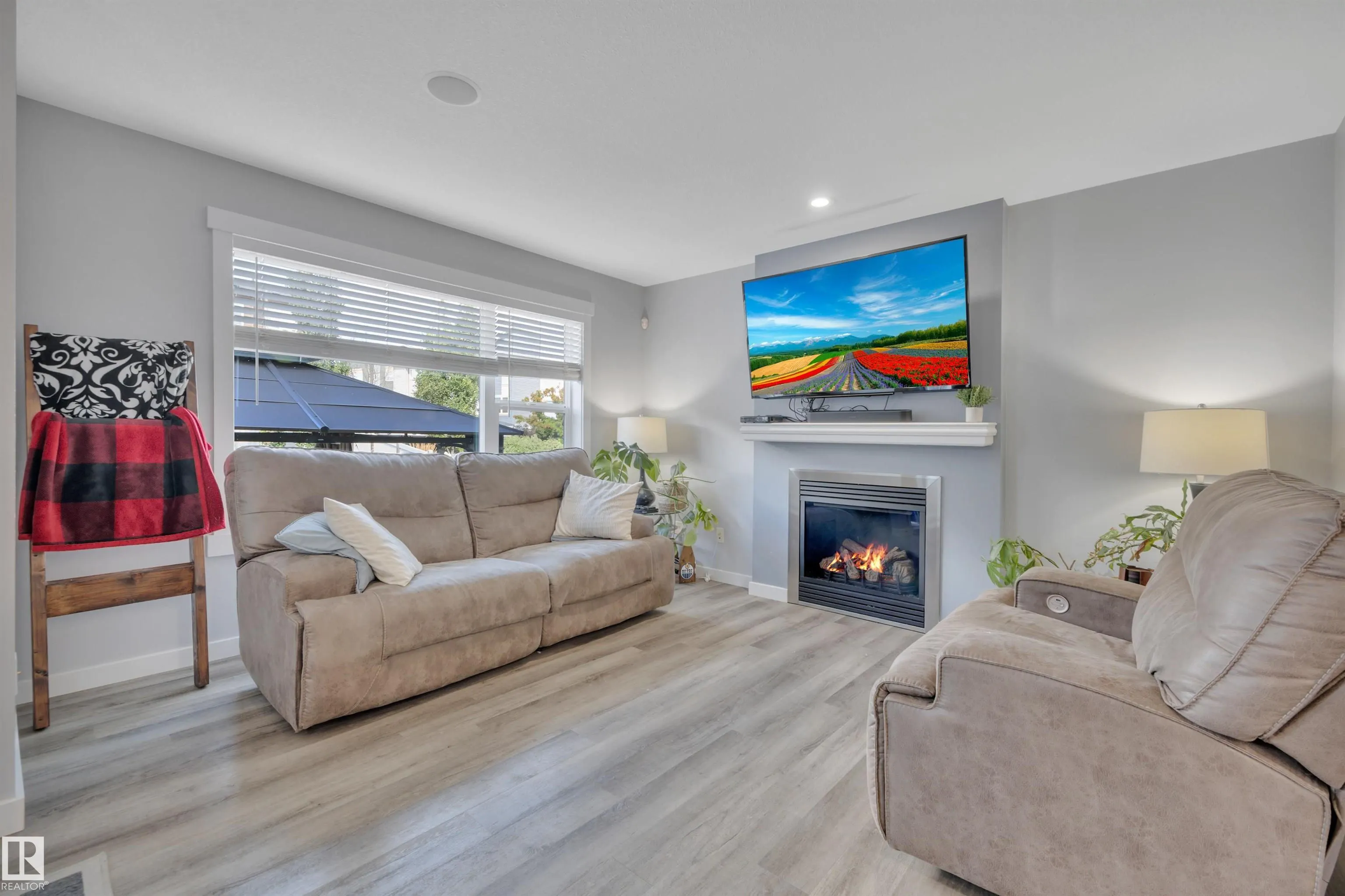 391 SIMMONDS Way