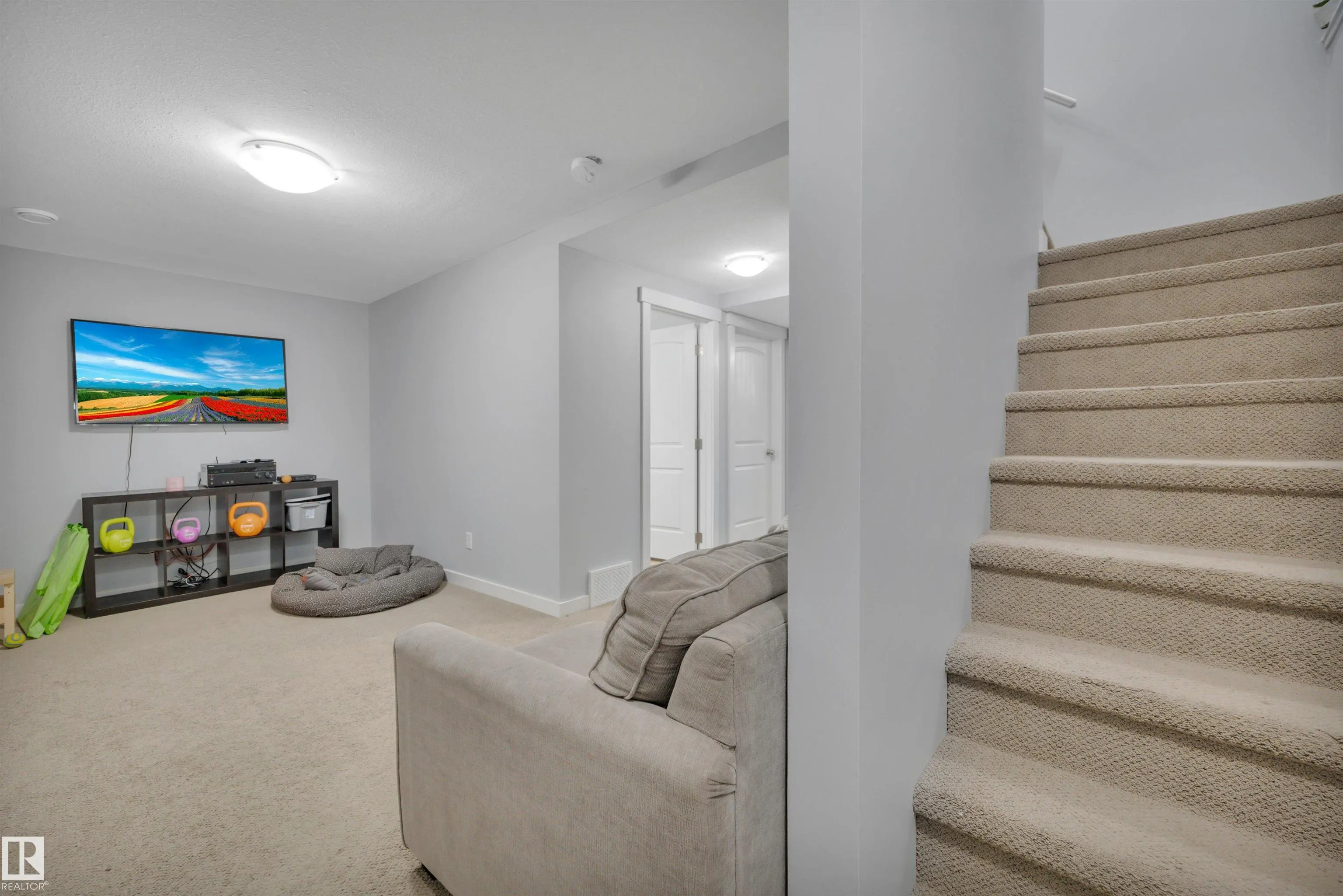 391 SIMMONDS Way