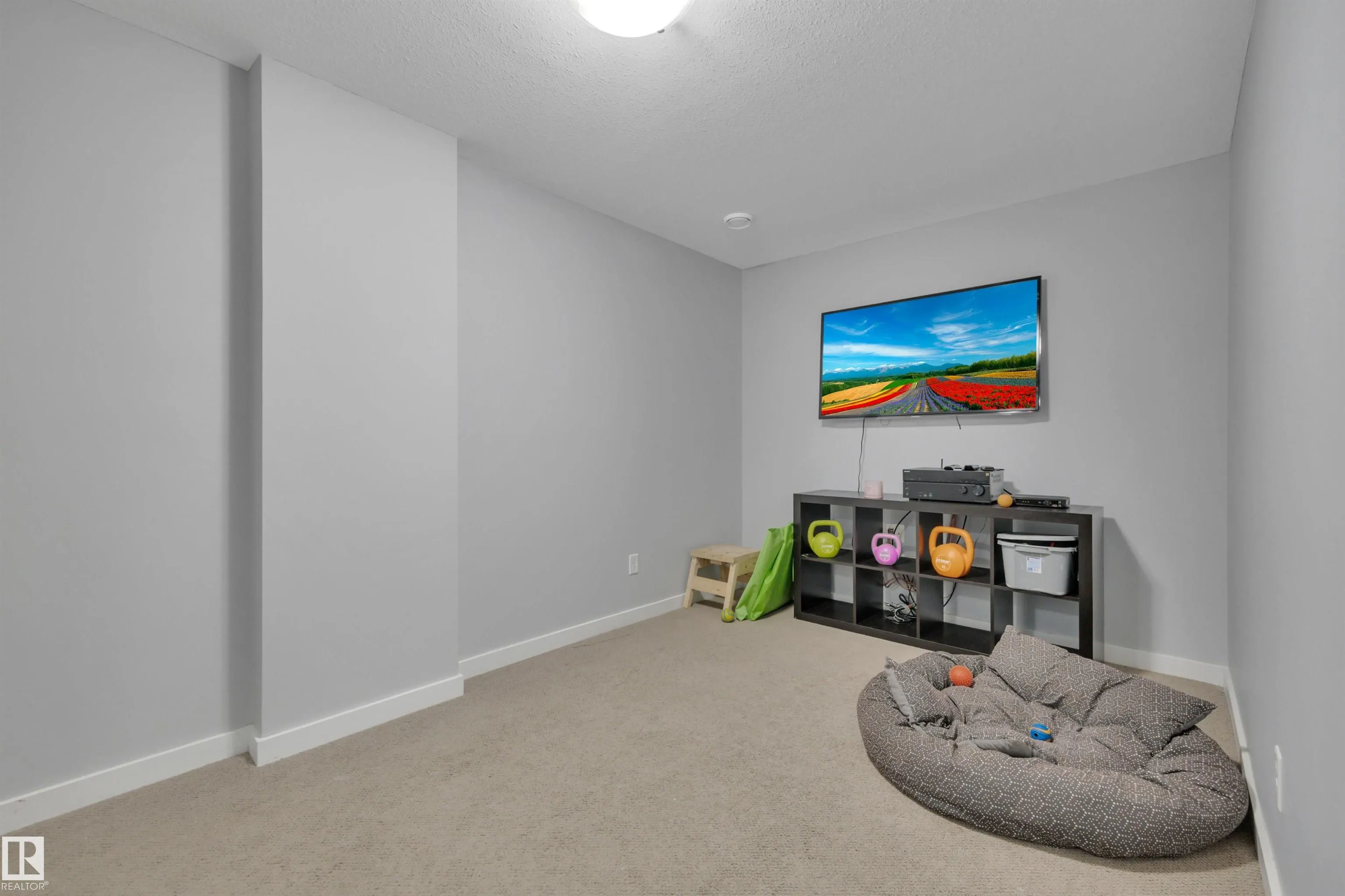 391 SIMMONDS Way