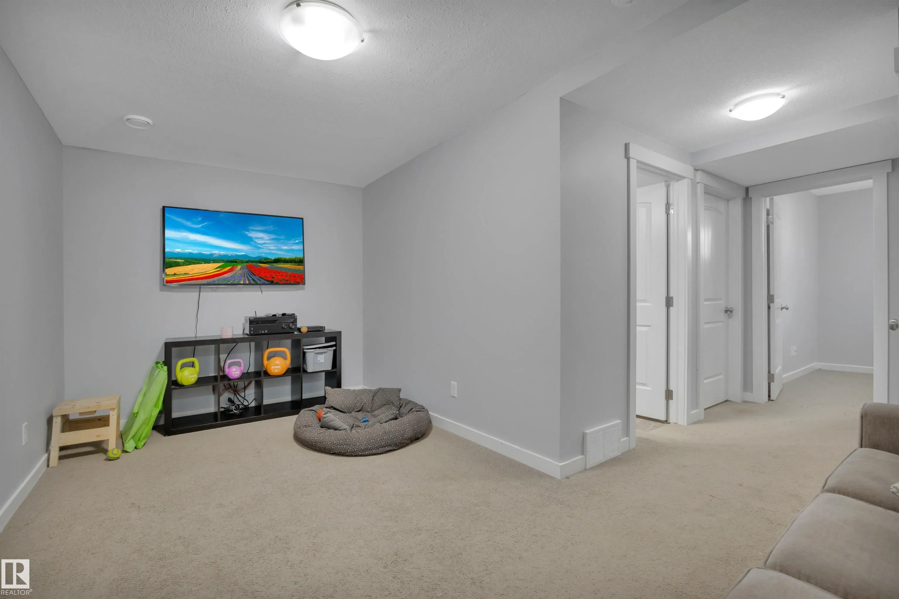 391 SIMMONDS Way