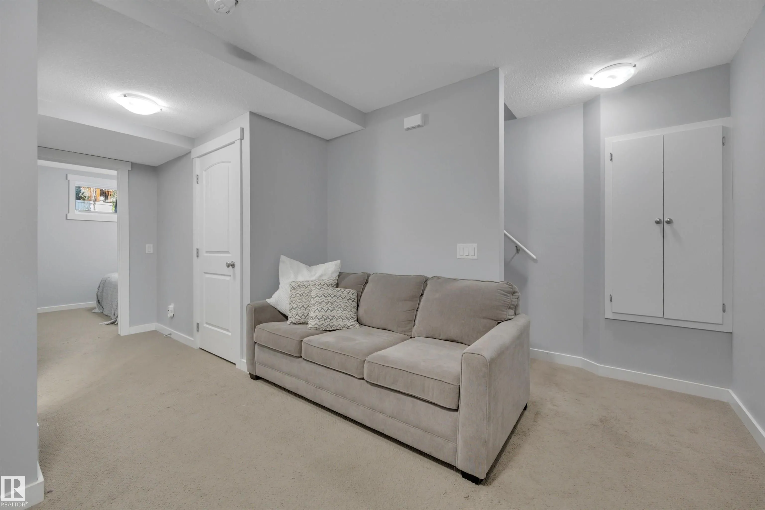 391 SIMMONDS Way