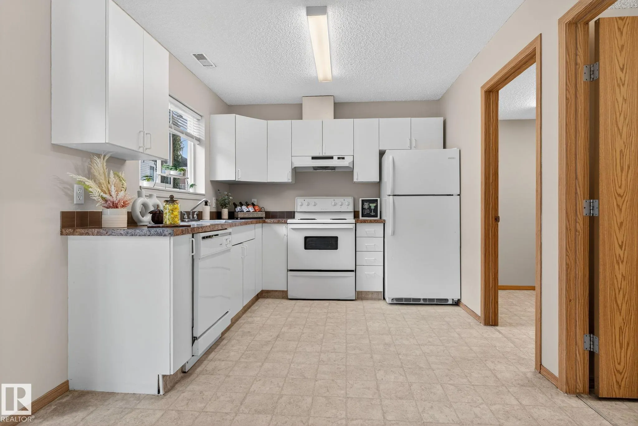 180 BRIDGEPORT Boulevard