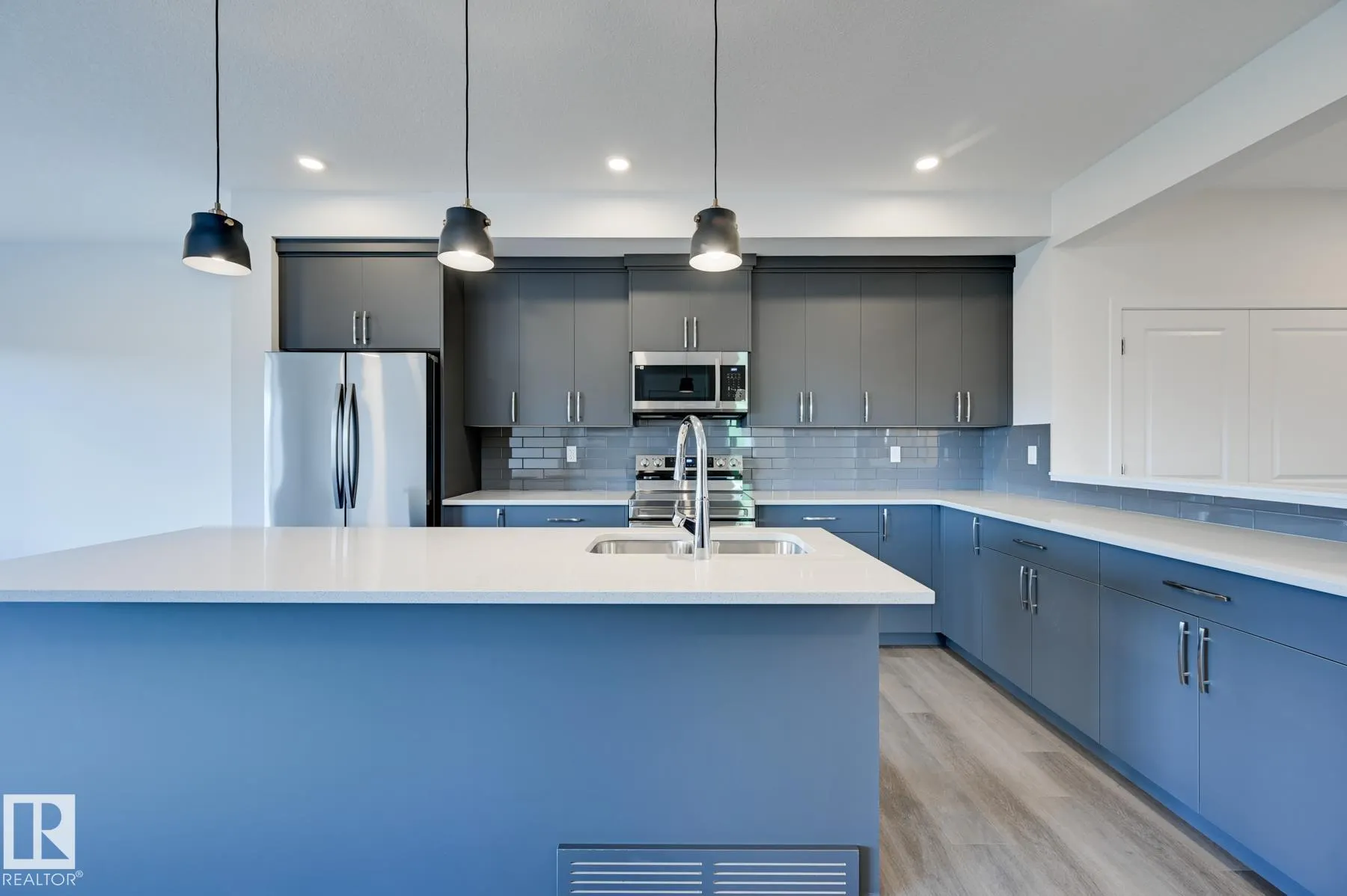 9106 Elves Loop