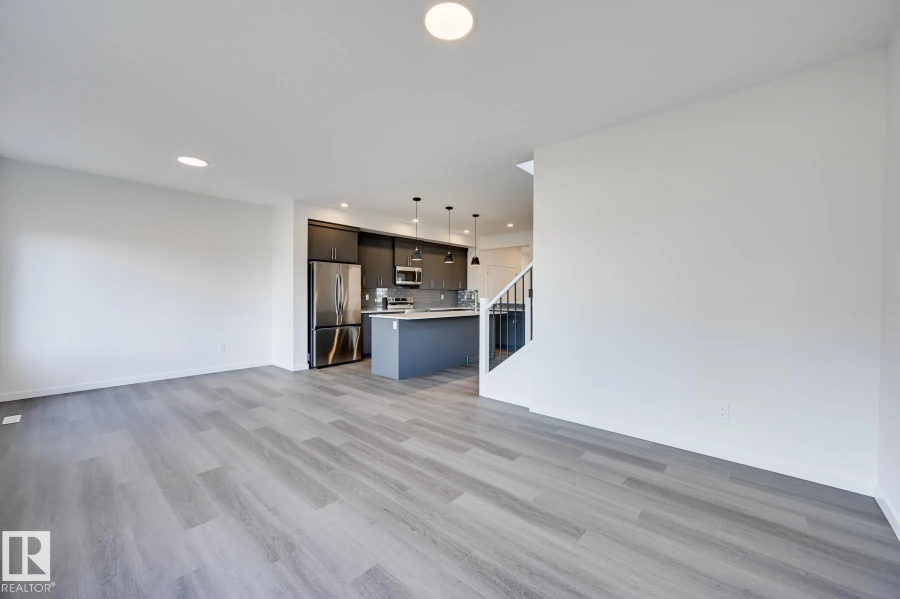 9106 Elves Loop
