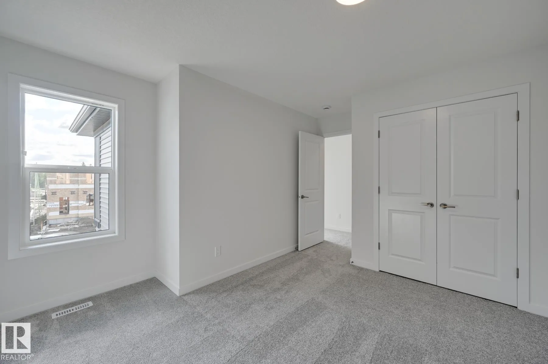 9106 Elves Loop