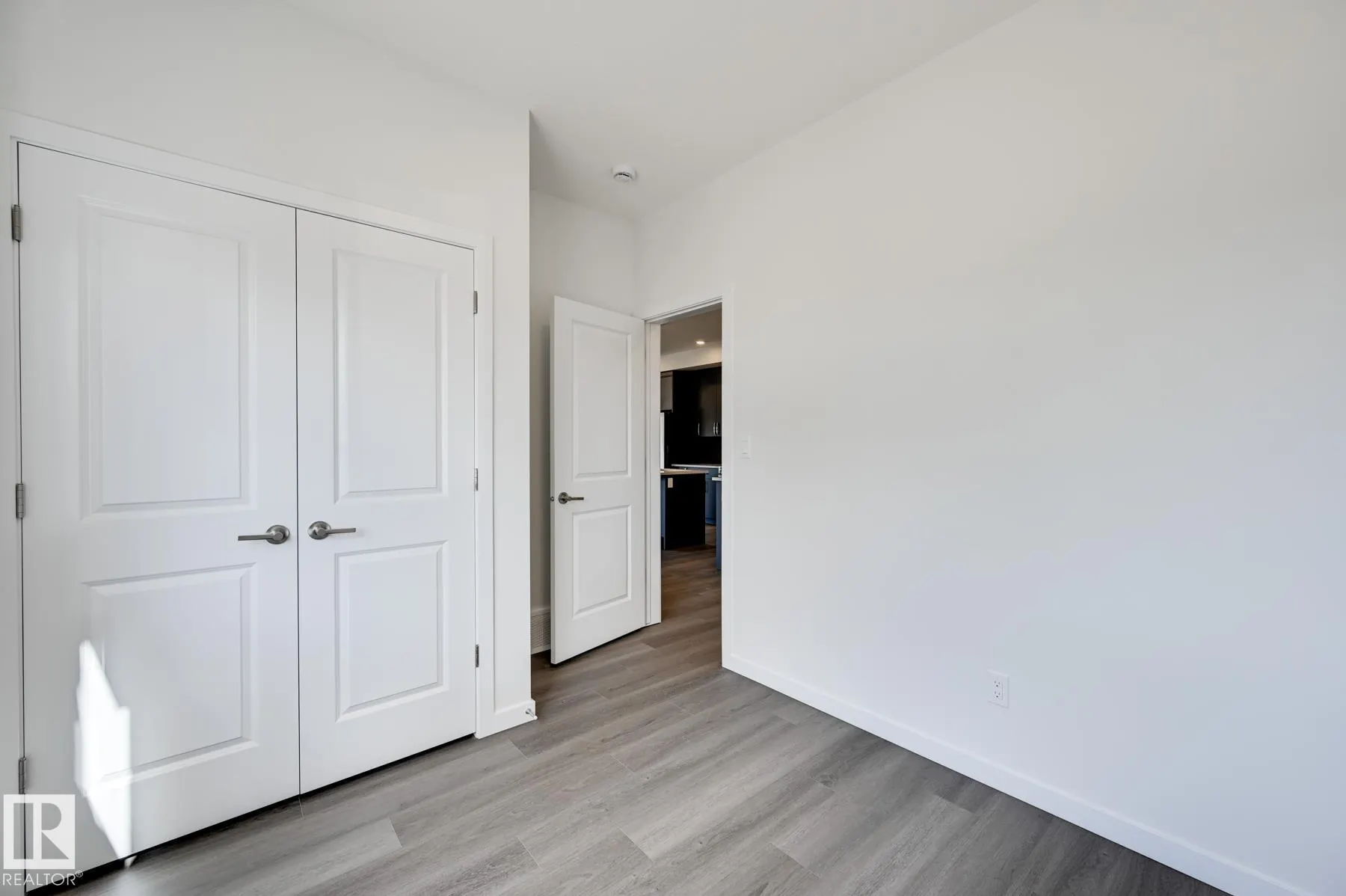 9106 Elves Loop