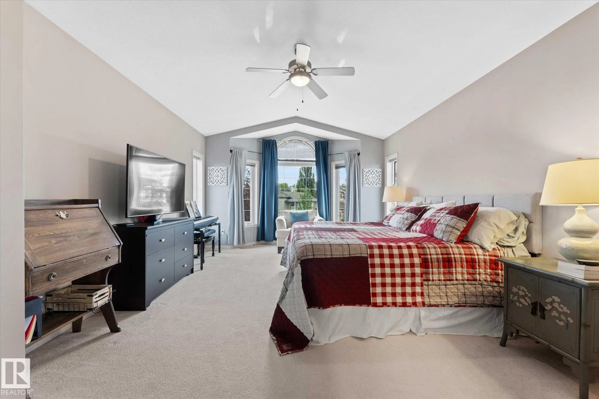 7 HALVERSON Court