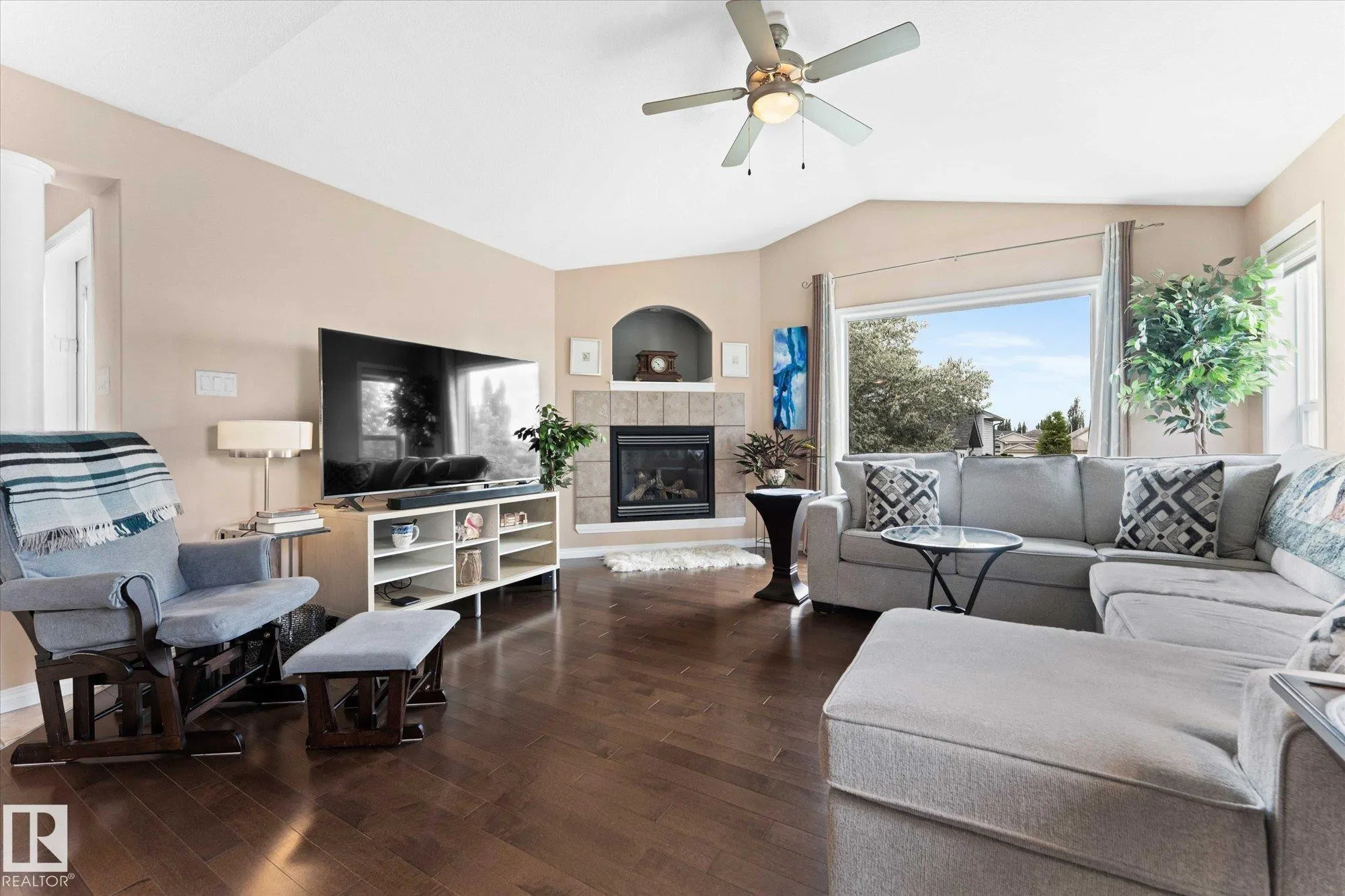 7 HALVERSON Court