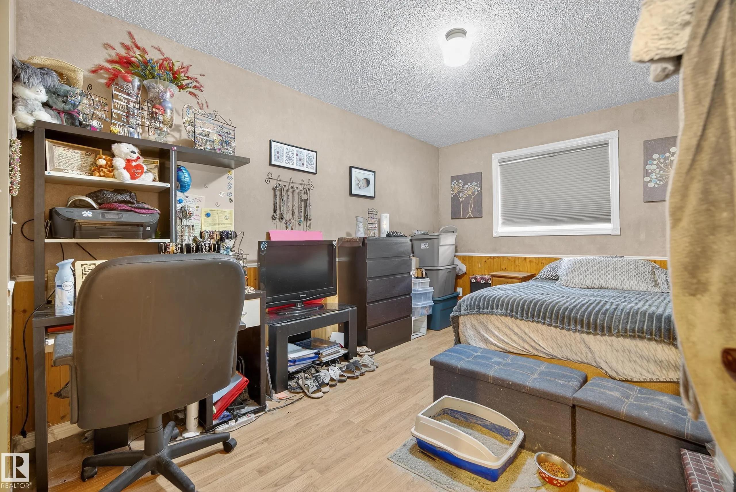 1927 104 Street