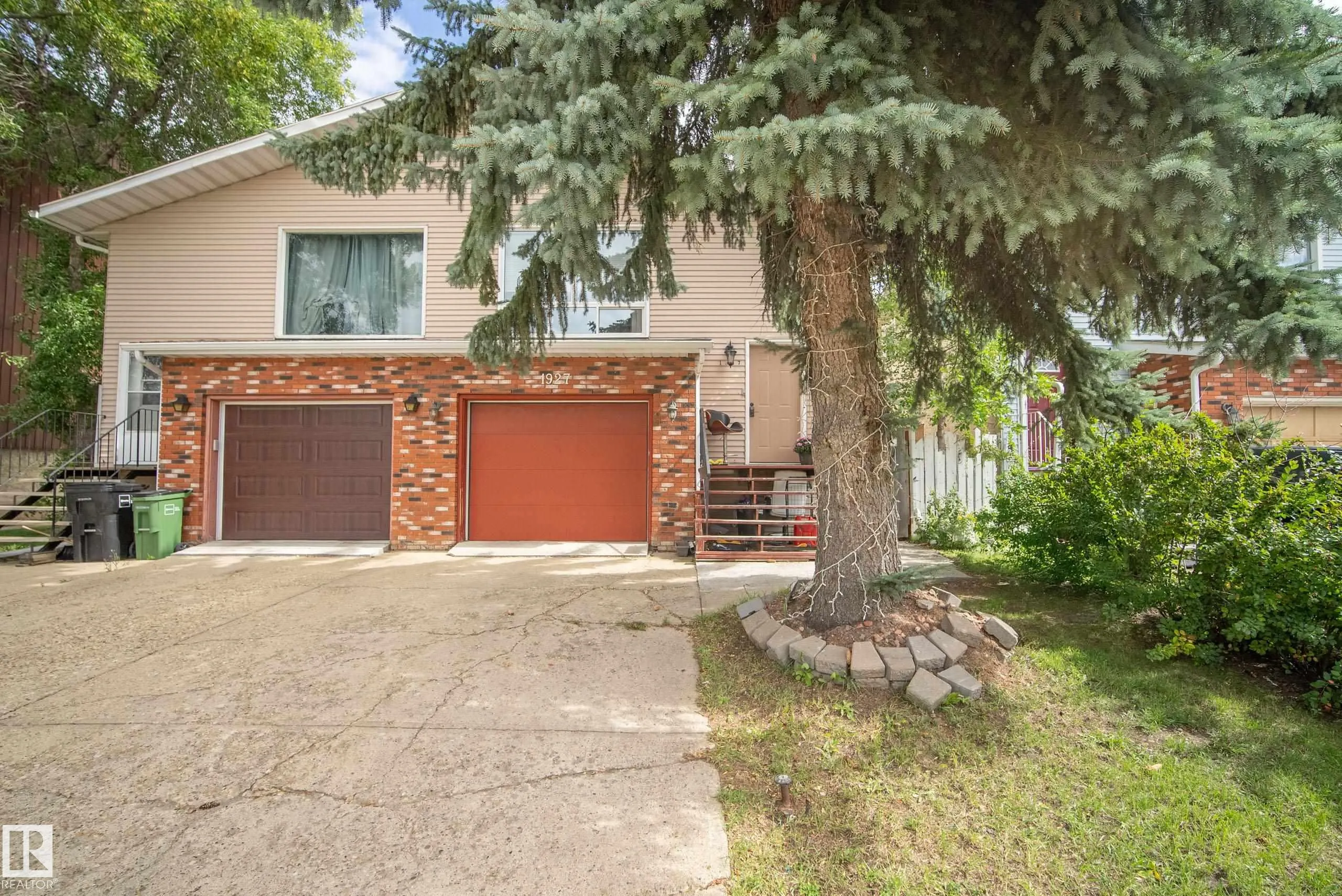 1927 104 Street