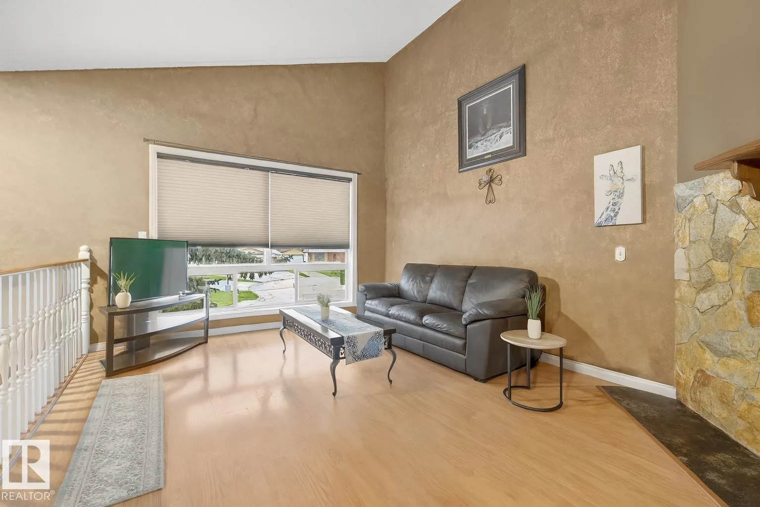 1927 104 Street