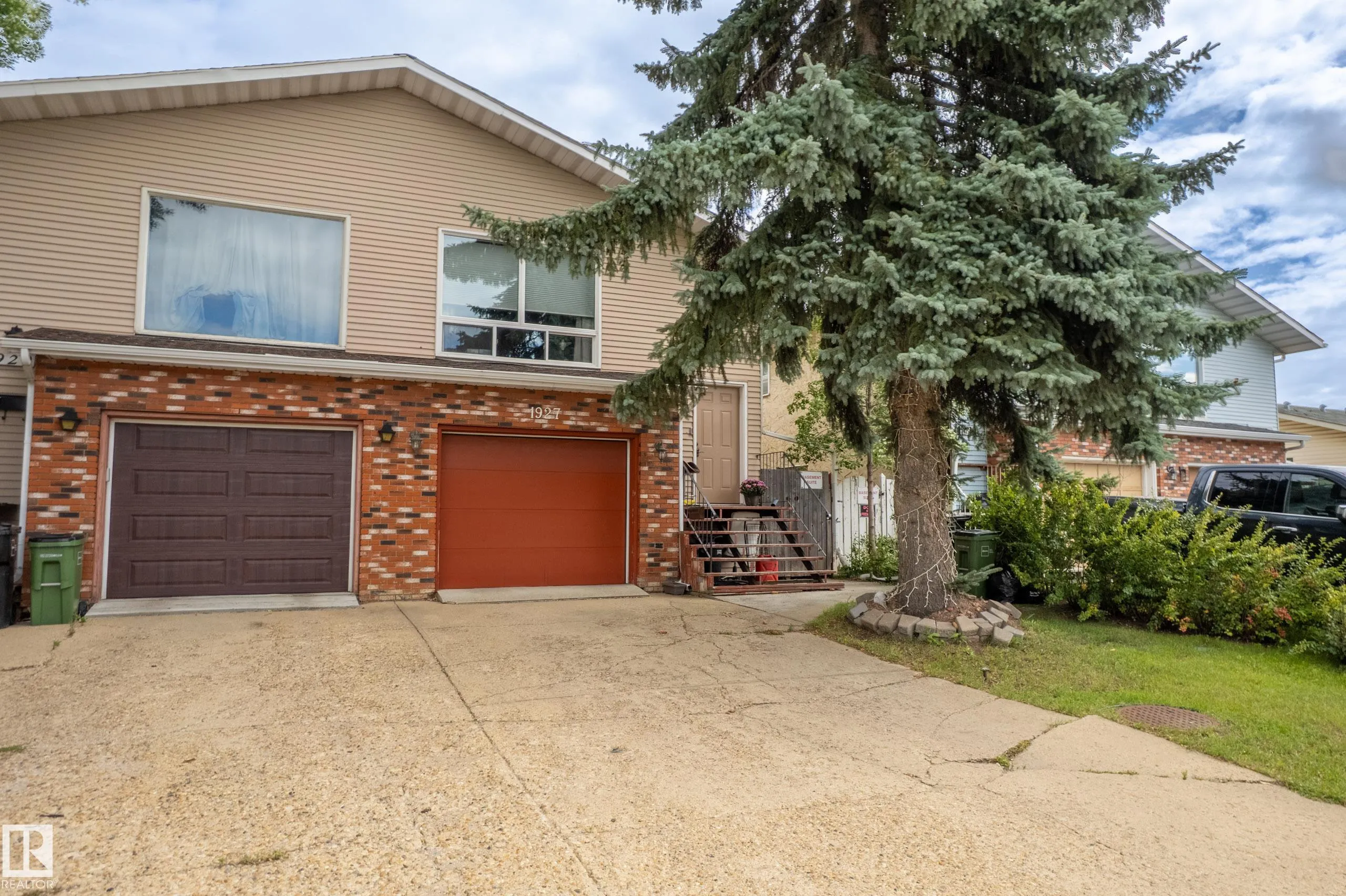 1927 104 Street
