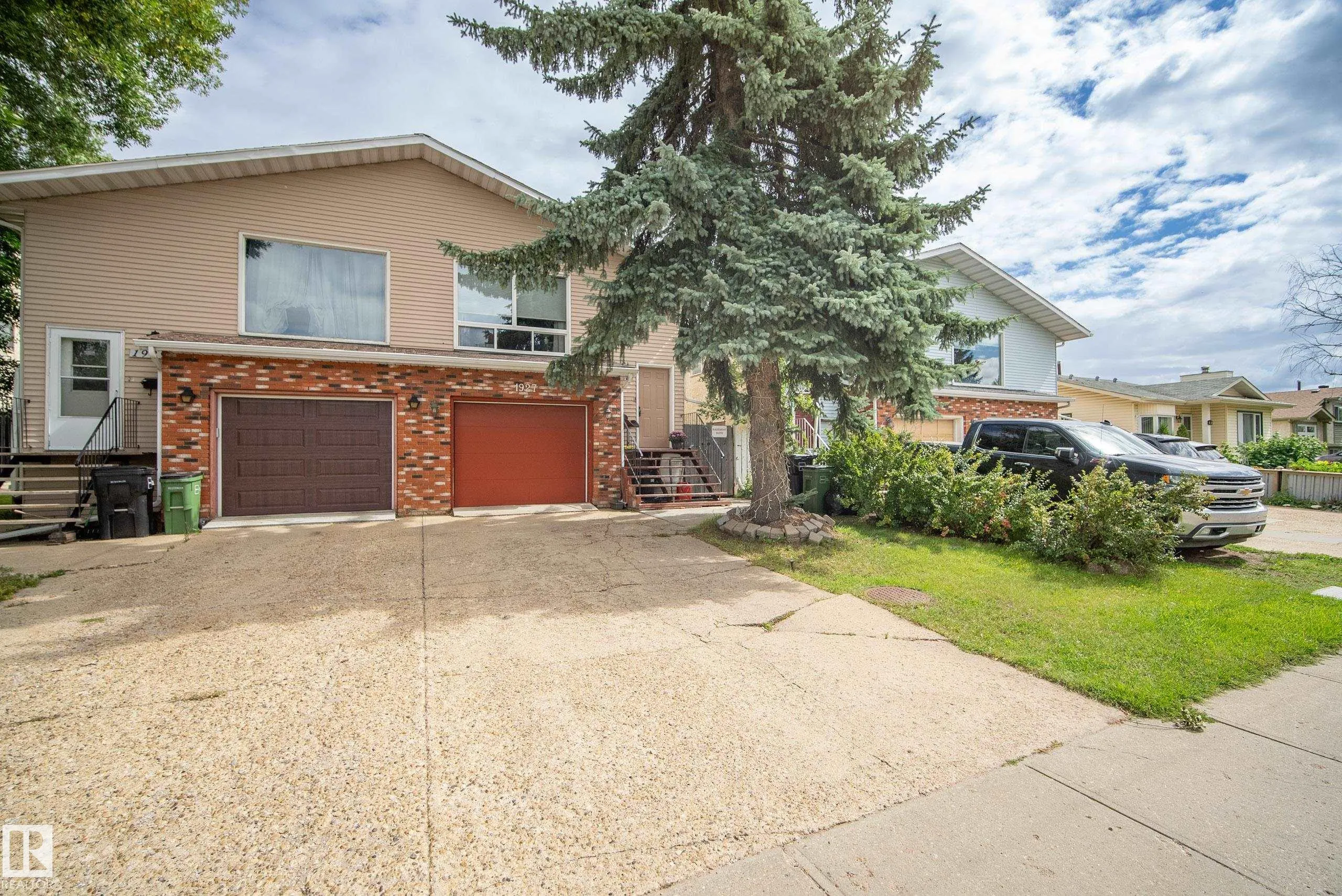 1927 104 Street