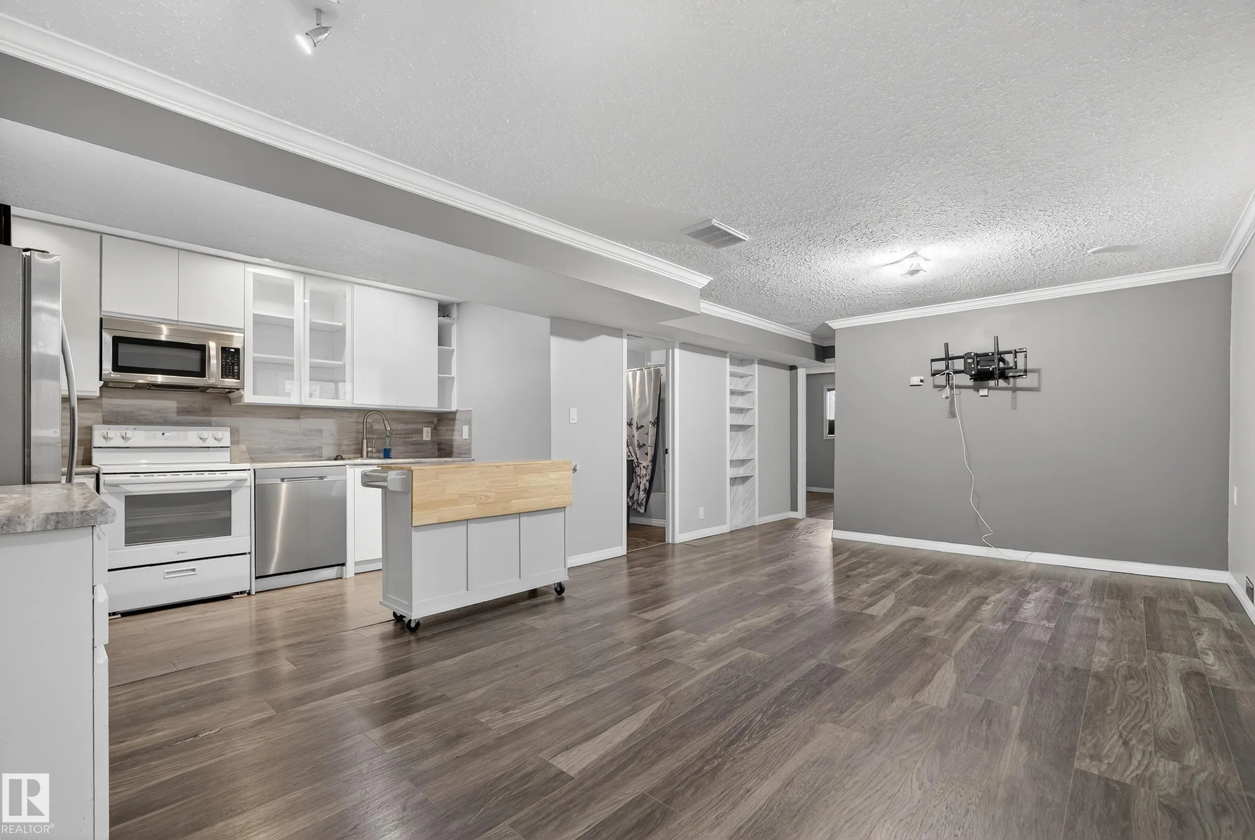 1927 104 Street